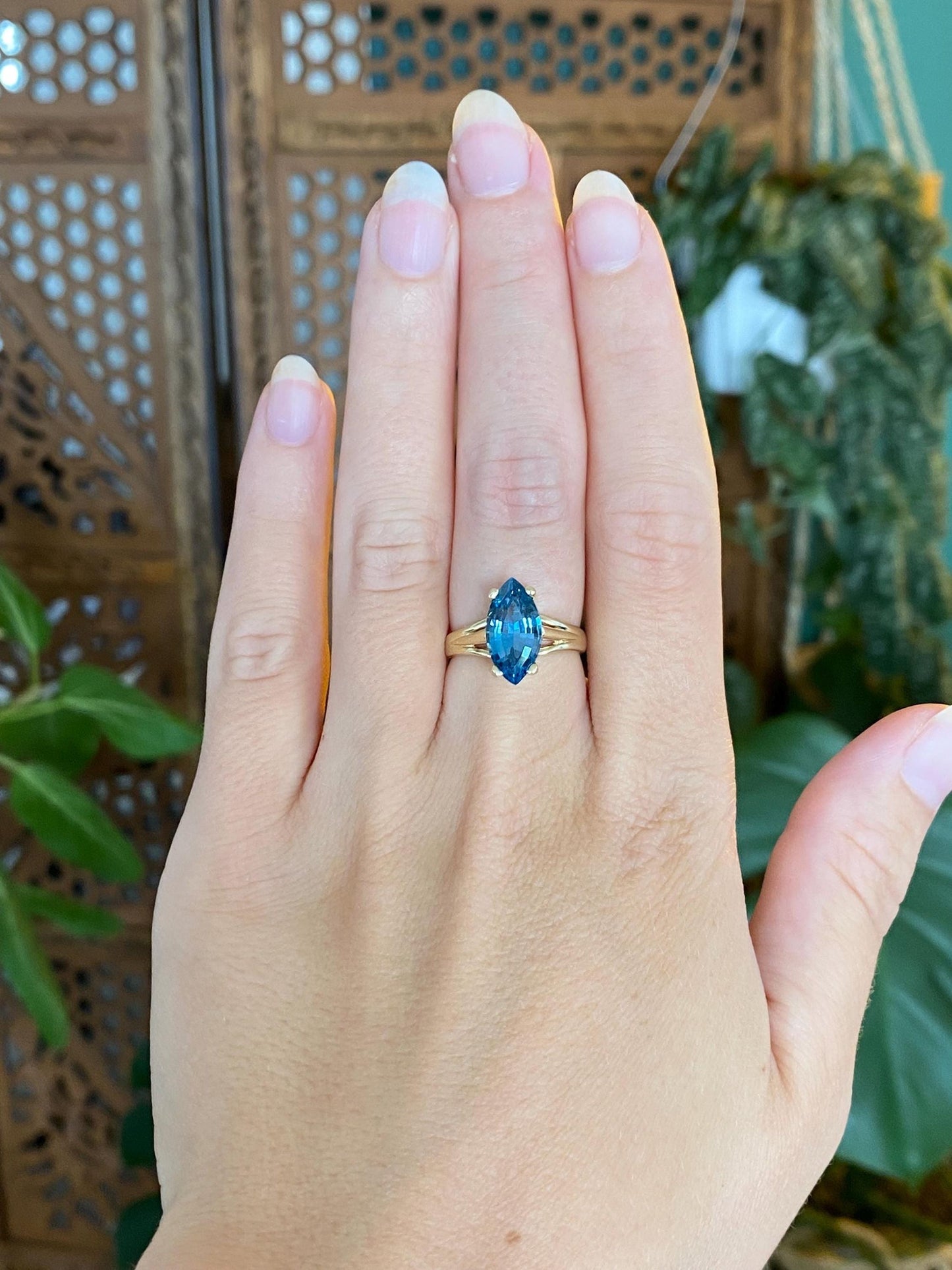 Vintage Solid 14k Yellow Gold Topaz Marquis Ring - Size 6