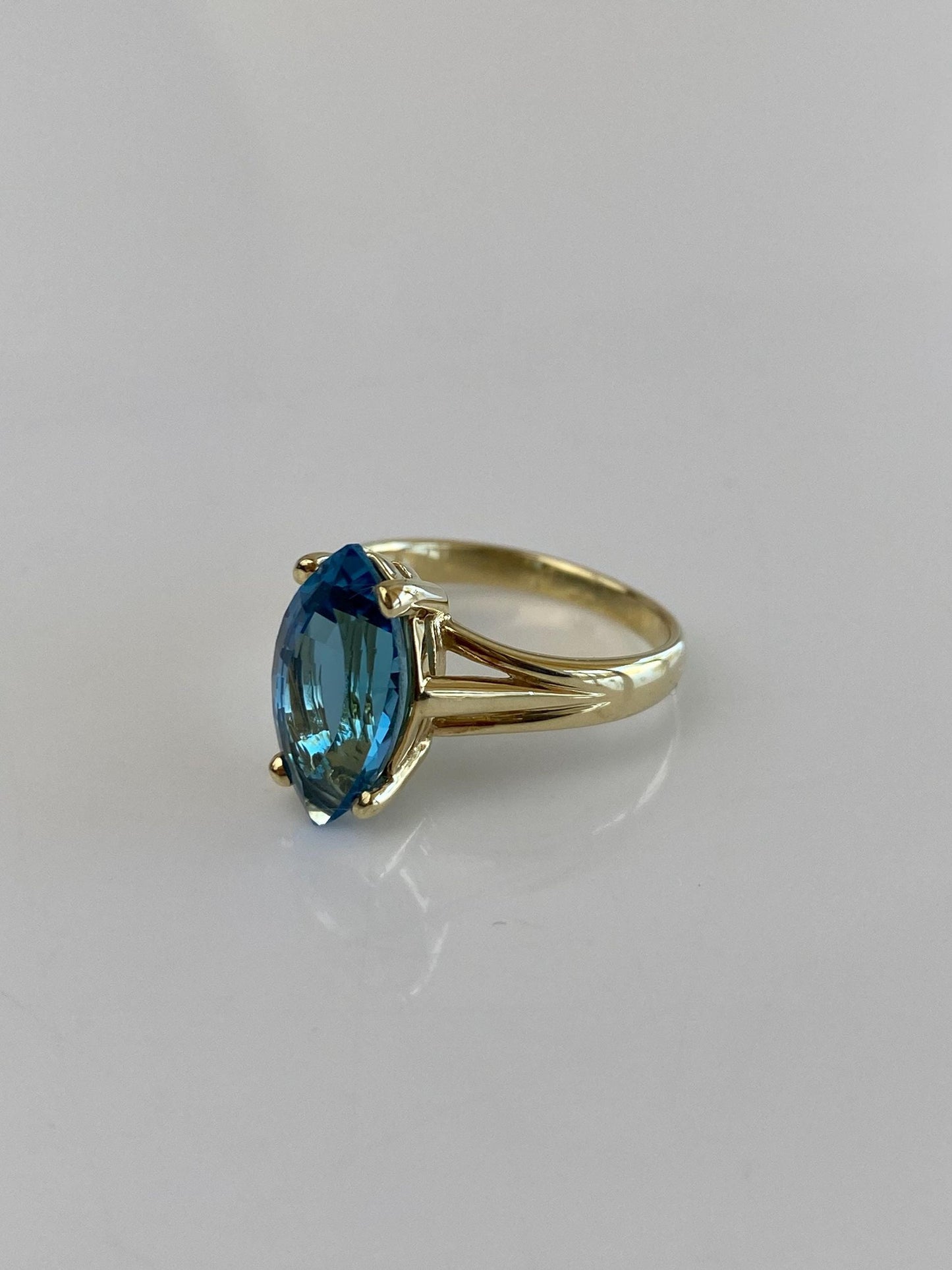 Vintage Solid 14k Yellow Gold Topaz Marquis Ring - Size 6