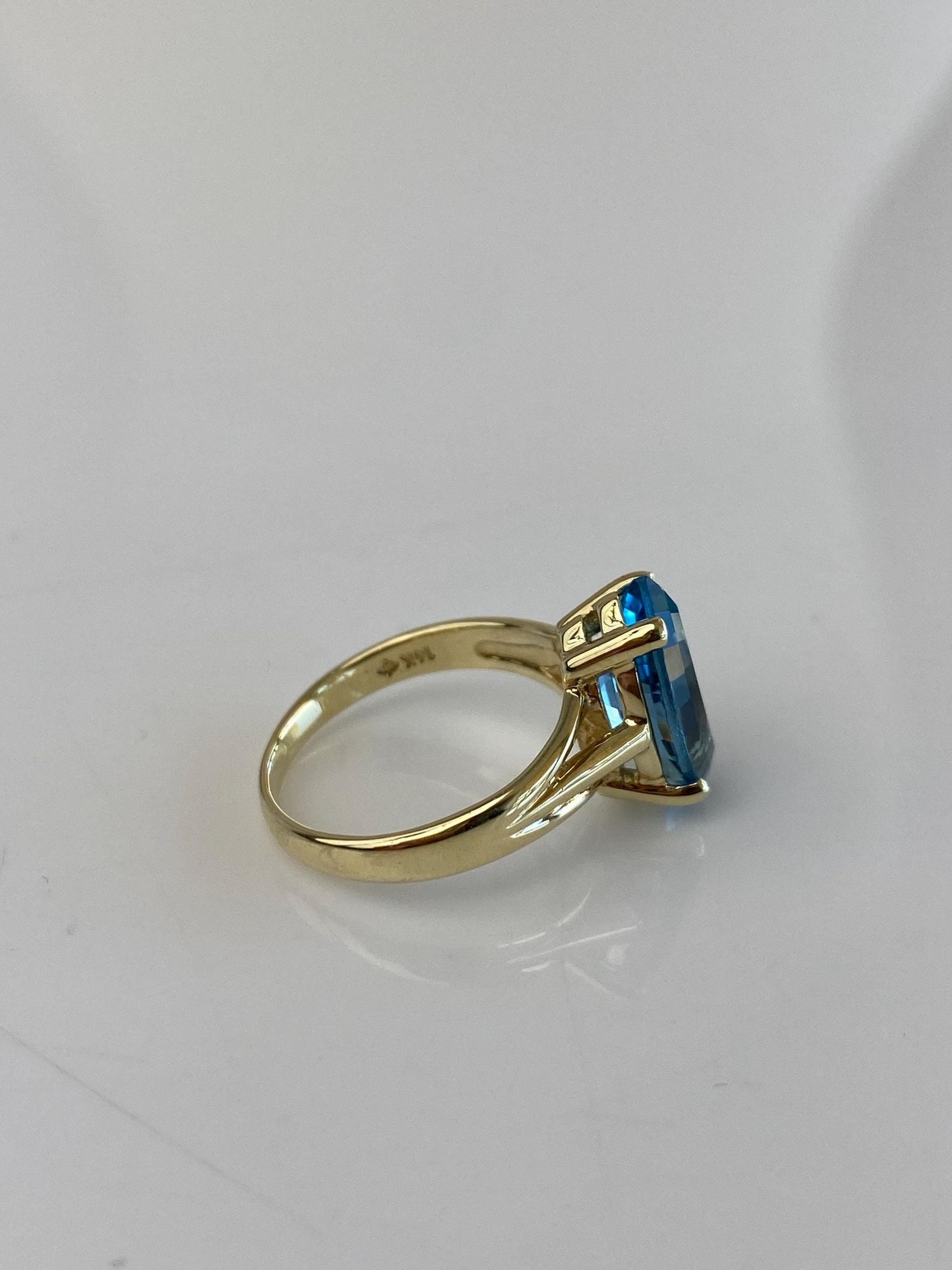 Vintage Solid 14k Yellow Gold Topaz Marquis Ring - Size 6