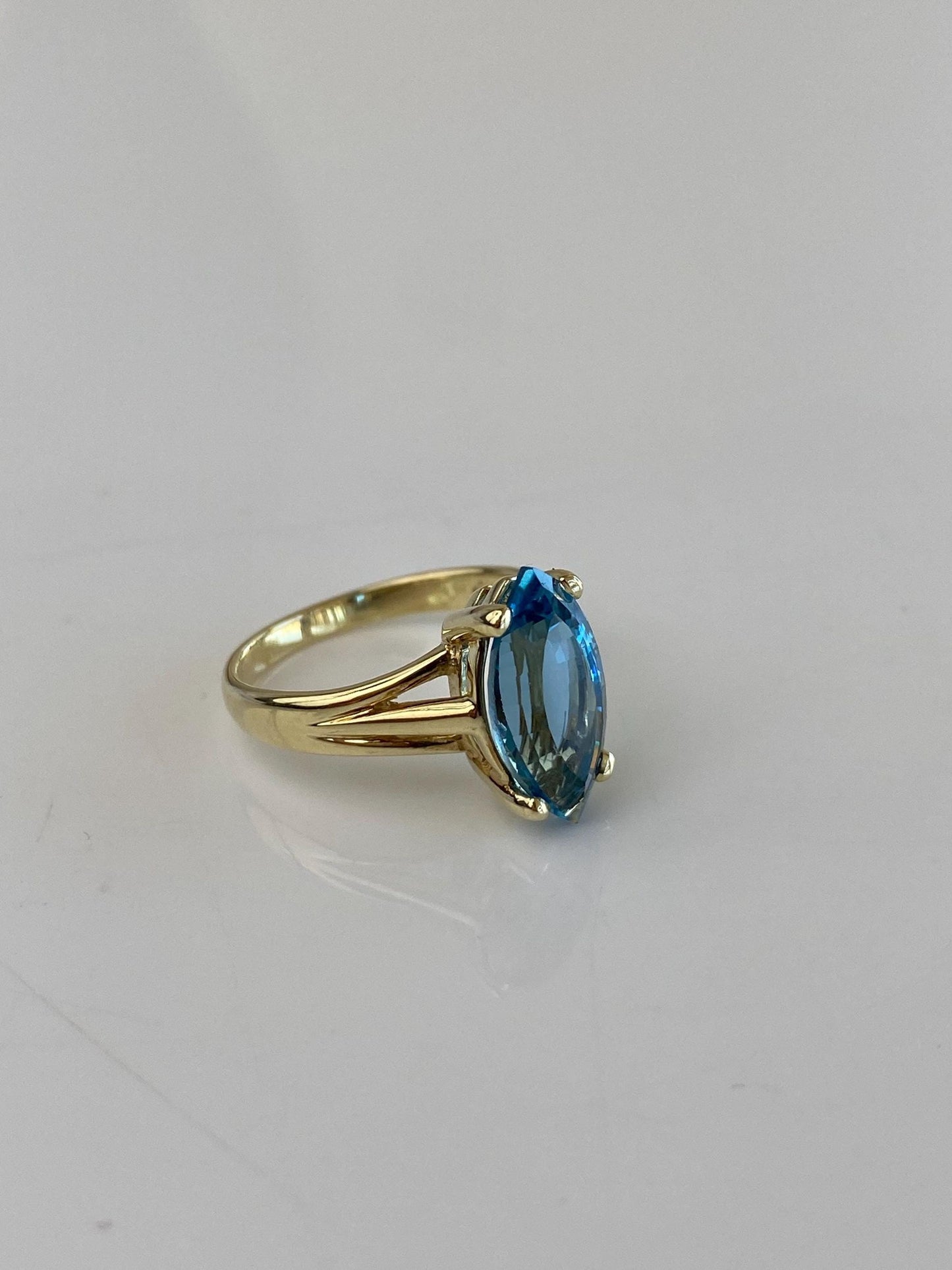 Vintage Solid 14k Yellow Gold Topaz Marquis Ring - Size 6