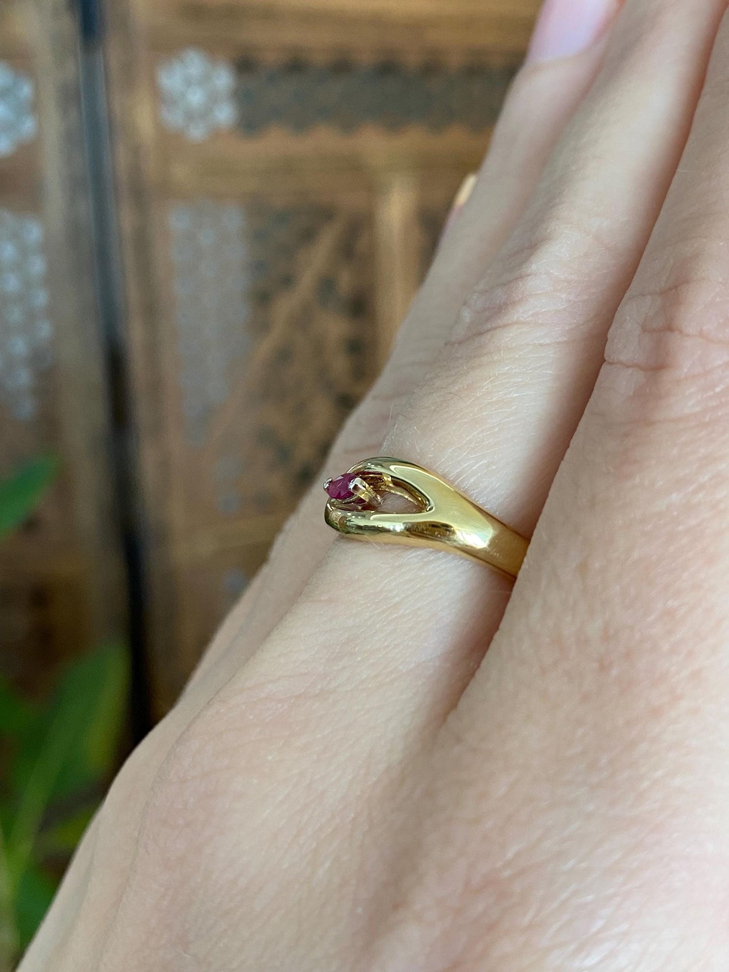 Vintage Solid 18k Yellow Gold Marquise Ruby Ring Band - Size 6