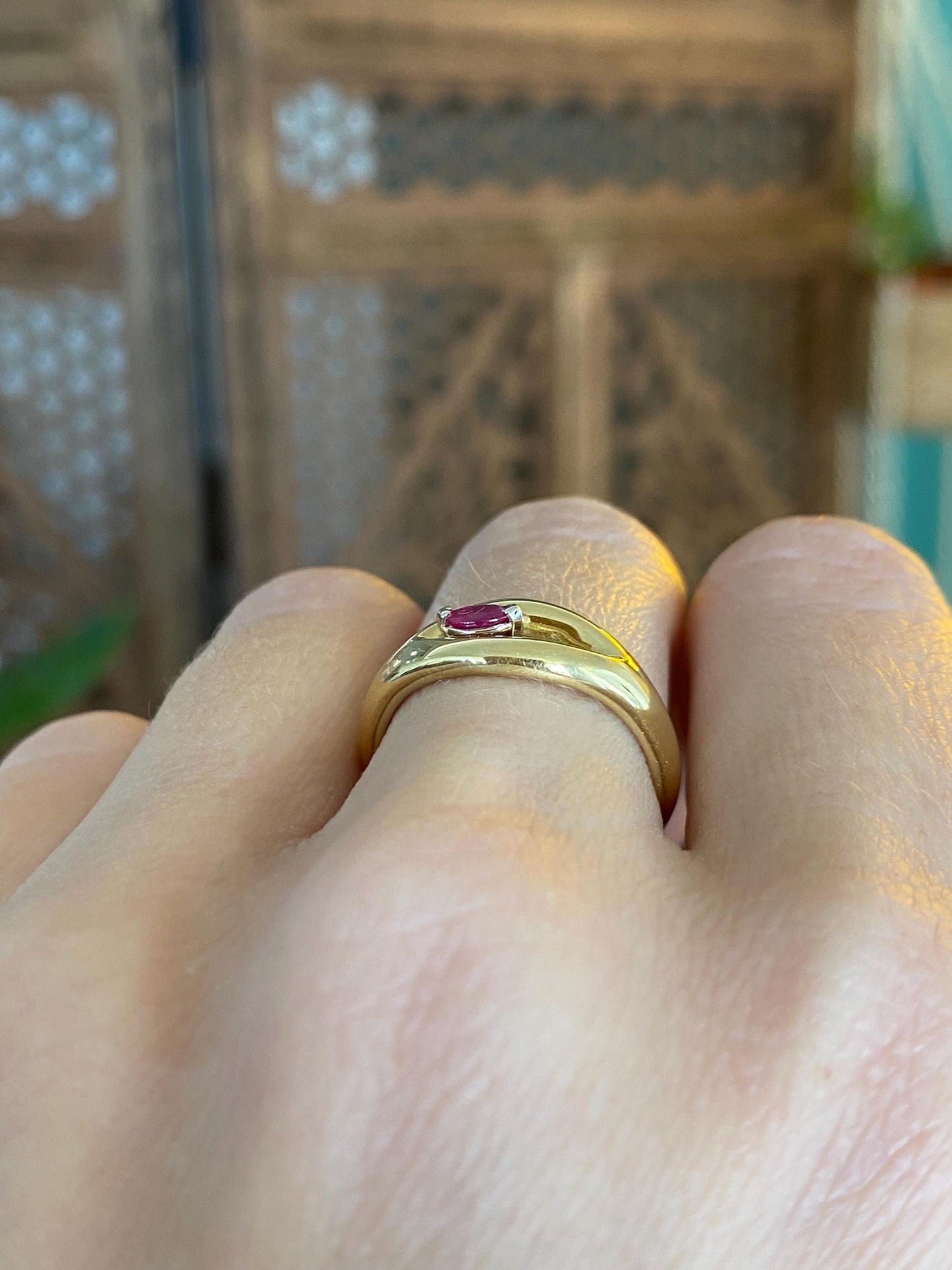 Vintage Solid 18k Yellow Gold Marquise Ruby Ring Band - Size 6