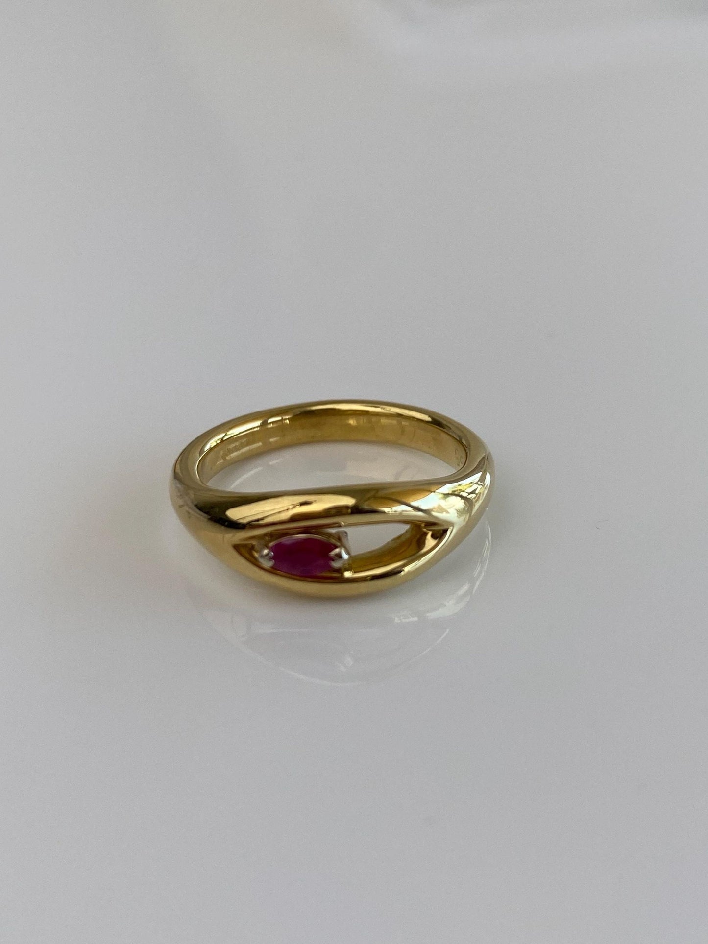 Vintage Solid 18k Yellow Gold Marquise Ruby Ring Band - Size 6