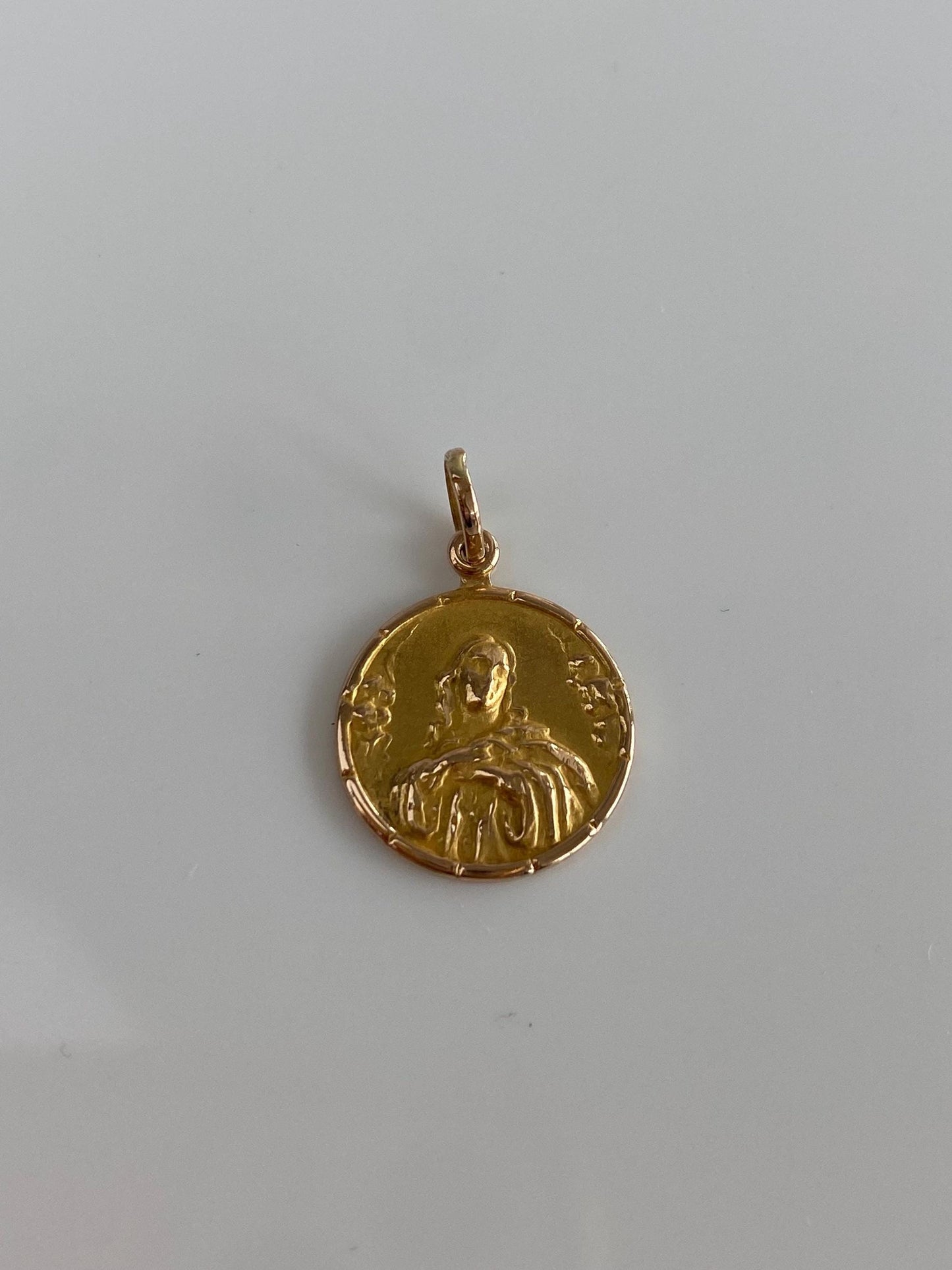 Vintage Solid 18k Yellow Gold Religious Jesus Charm
