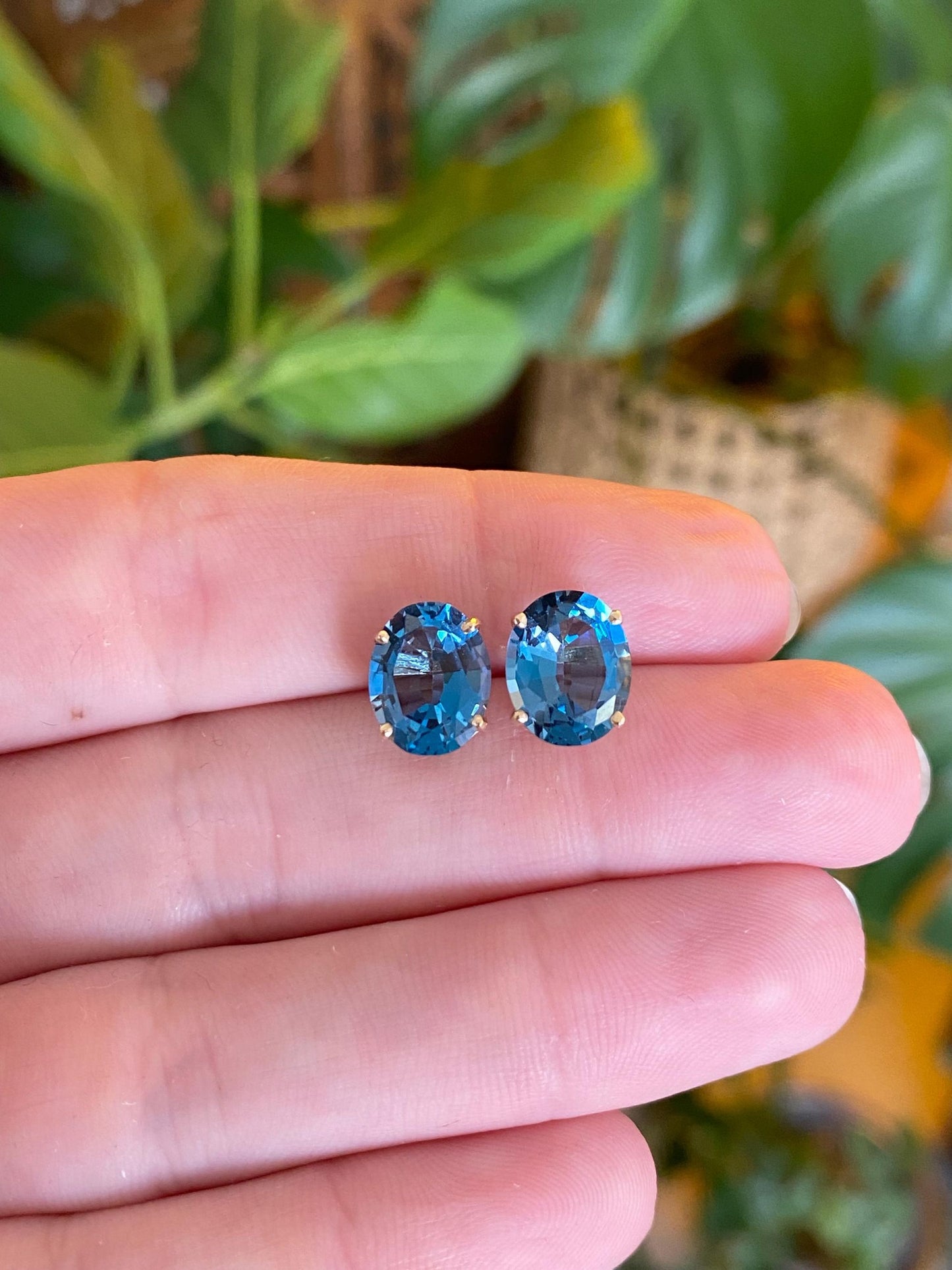 Vintage Solid 14k Yellow Gold Topaz Stud Earrings