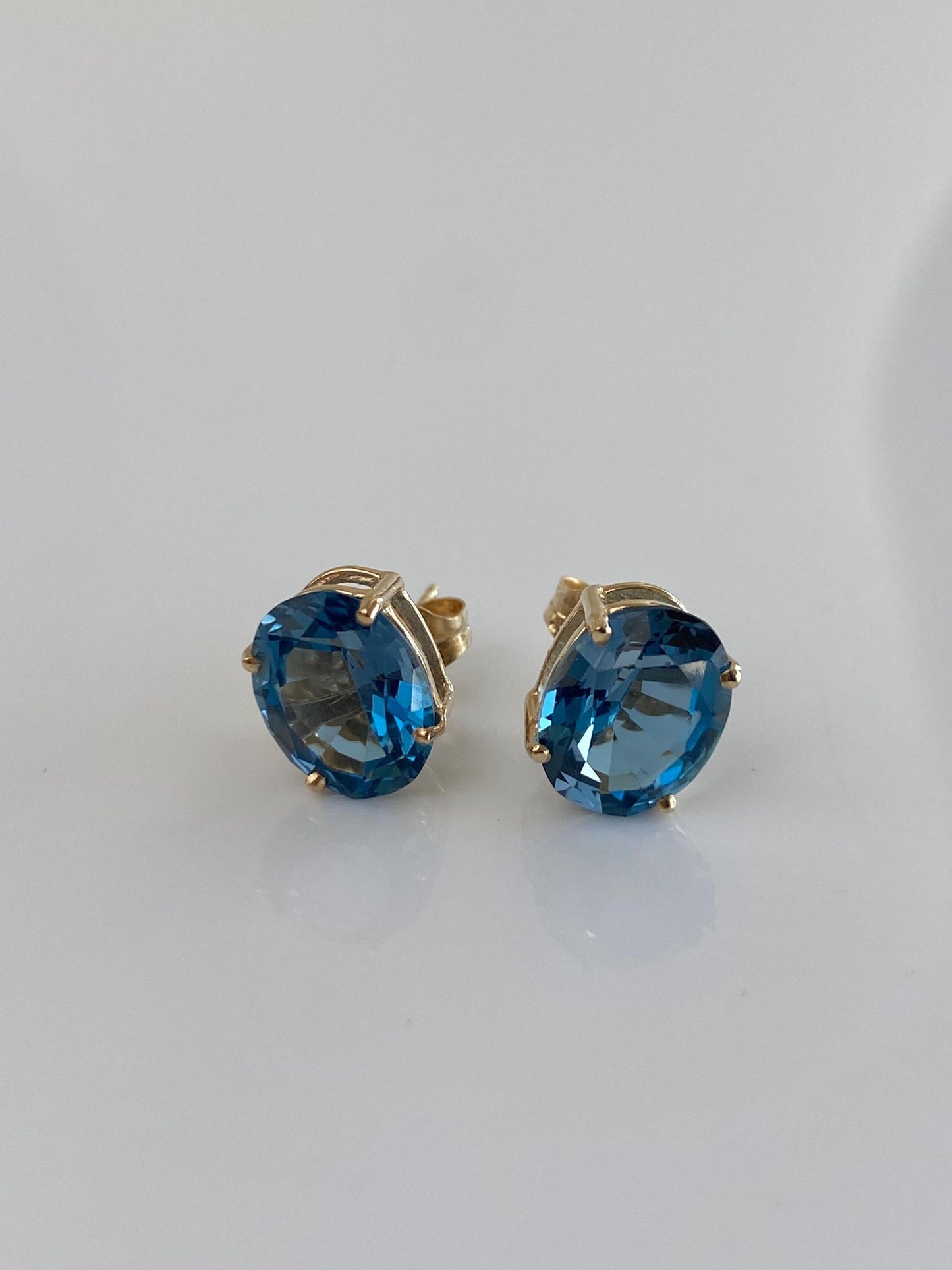 Vintage Solid 14k Yellow Gold Topaz Stud Earrings