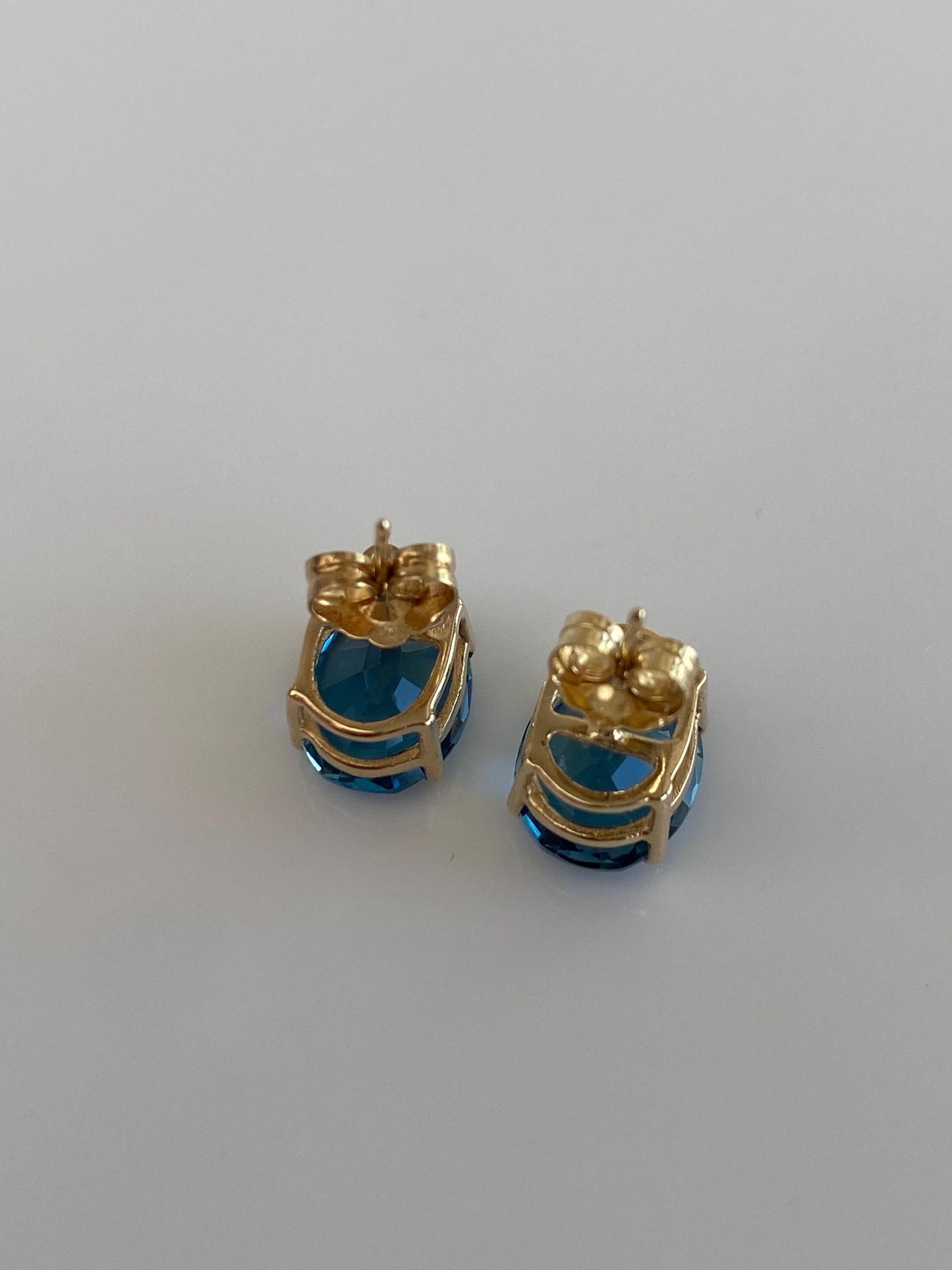 Vintage Solid 14k Yellow Gold Topaz Stud Earrings