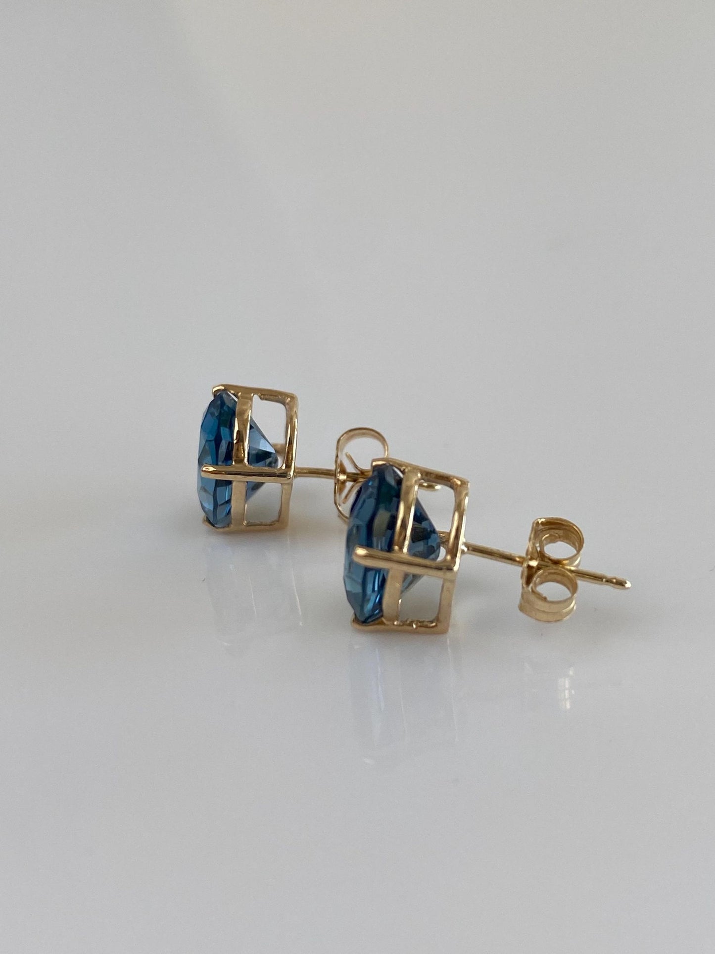 Vintage Solid 14k Yellow Gold Topaz Stud Earrings