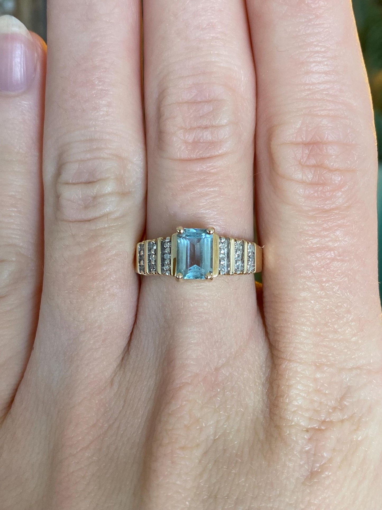Vintage Solid 10k Diamond Aquamarine Ring - Size 6.5