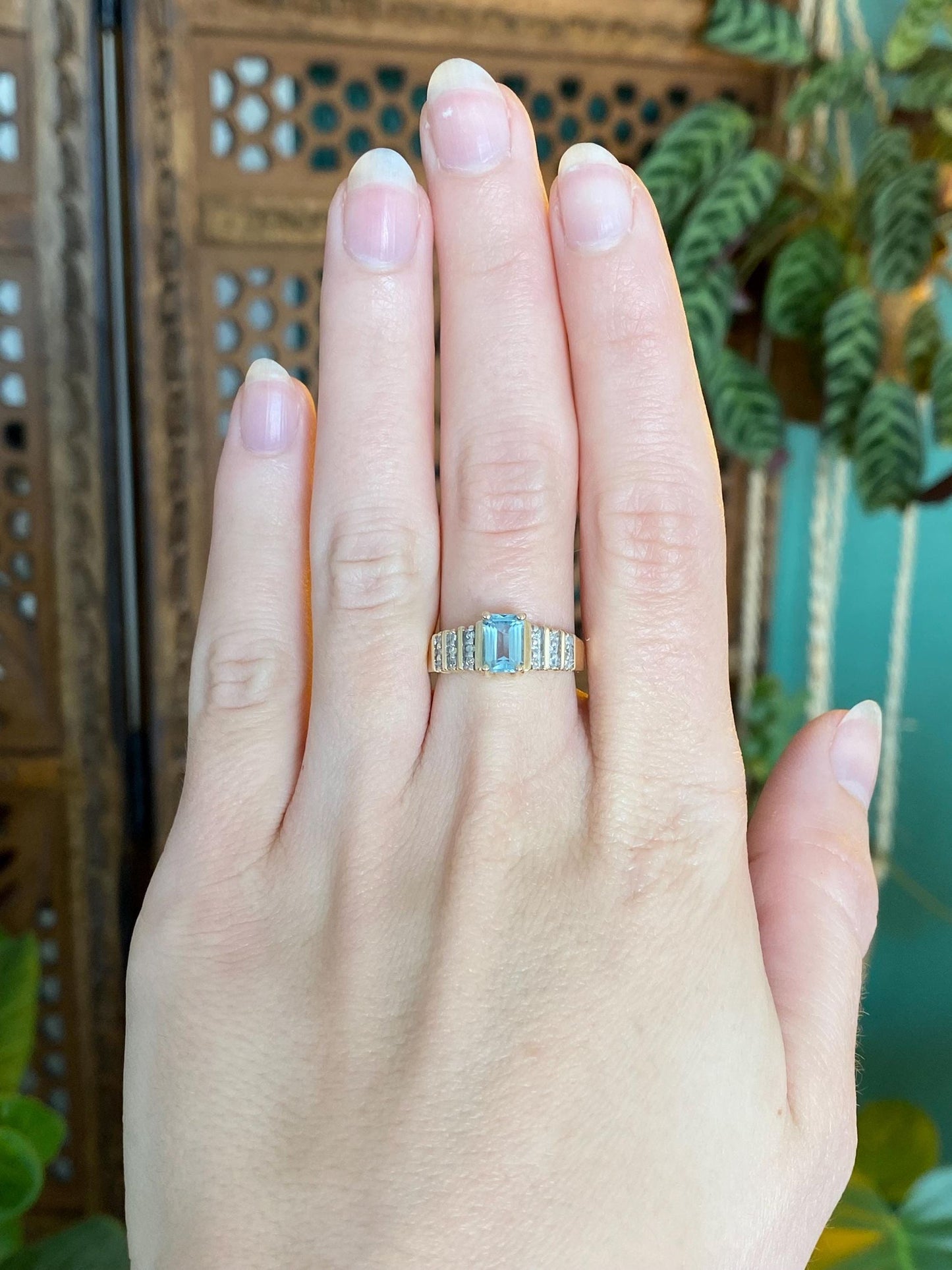 Vintage Solid 10k Diamond Aquamarine Ring - Size 6.5