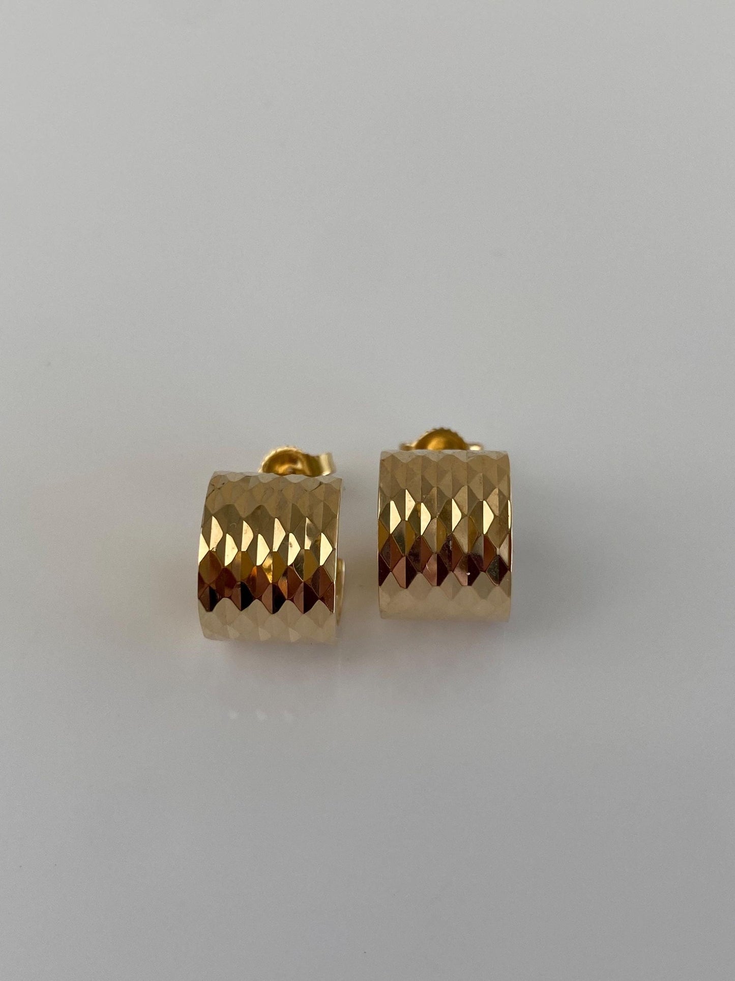 Vintage 14k Yellow Gold Diamond Cut Wide Huggie Hoop Earrings