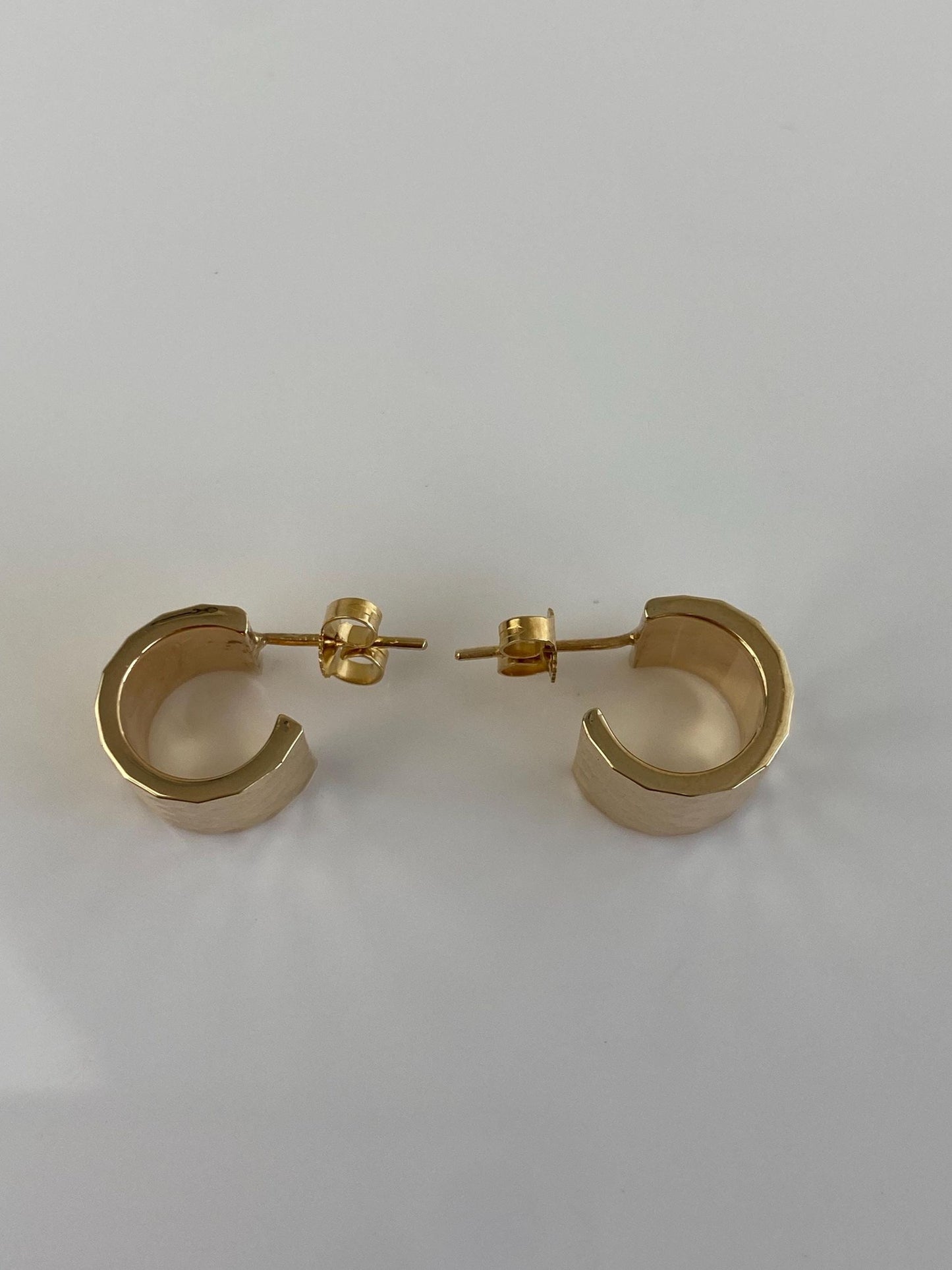 Vintage 14k Yellow Gold Diamond Cut Wide Huggie Hoop Earrings