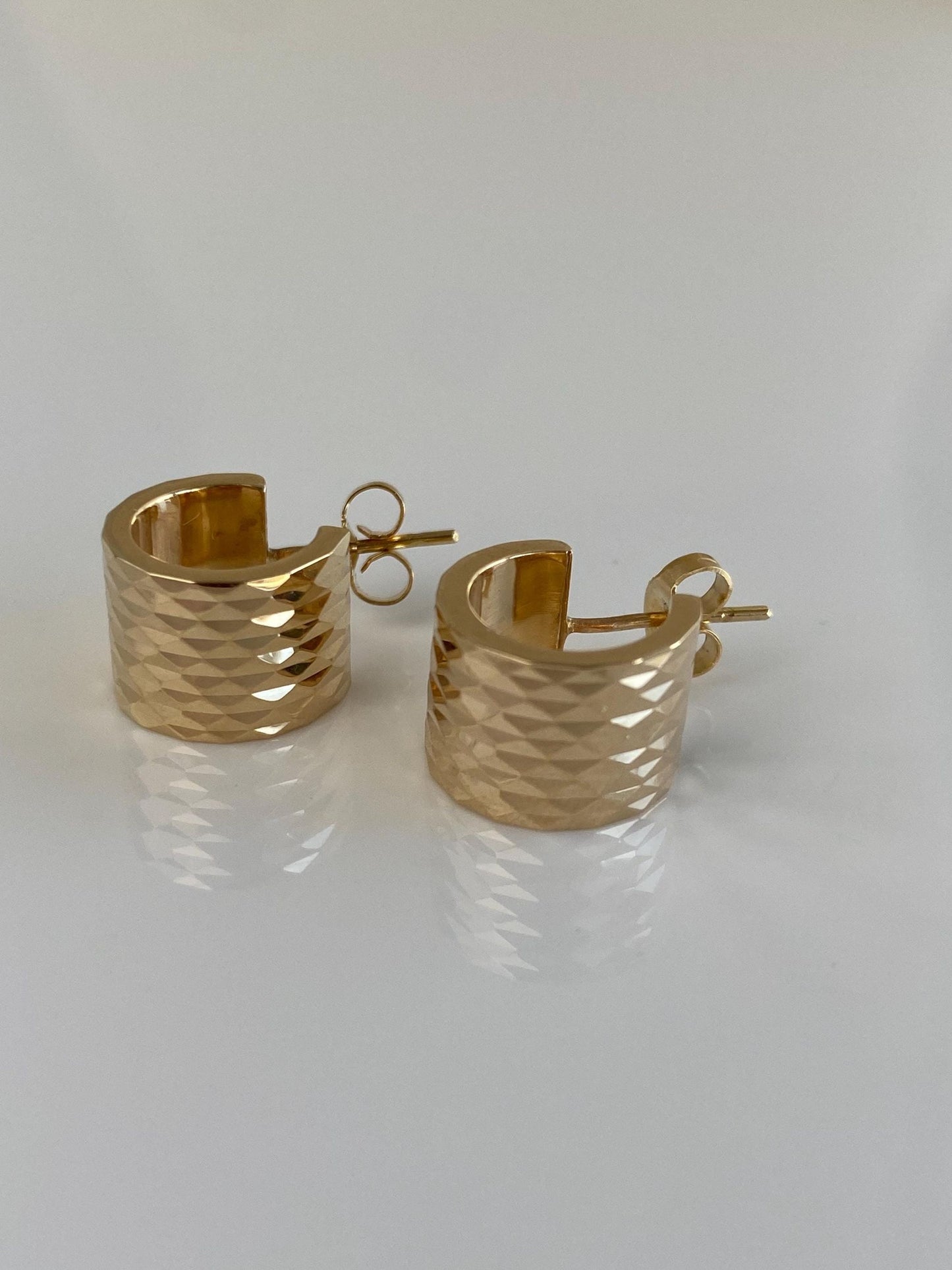 Vintage 14k Yellow Gold Diamond Cut Wide Huggie Hoop Earrings