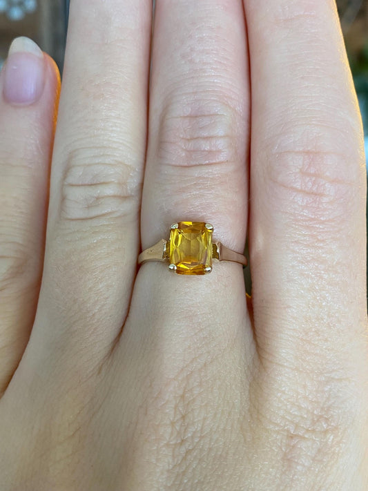 Vintage Solid 10k Yellow Gold Orange Sapphire Ring - Size 6
