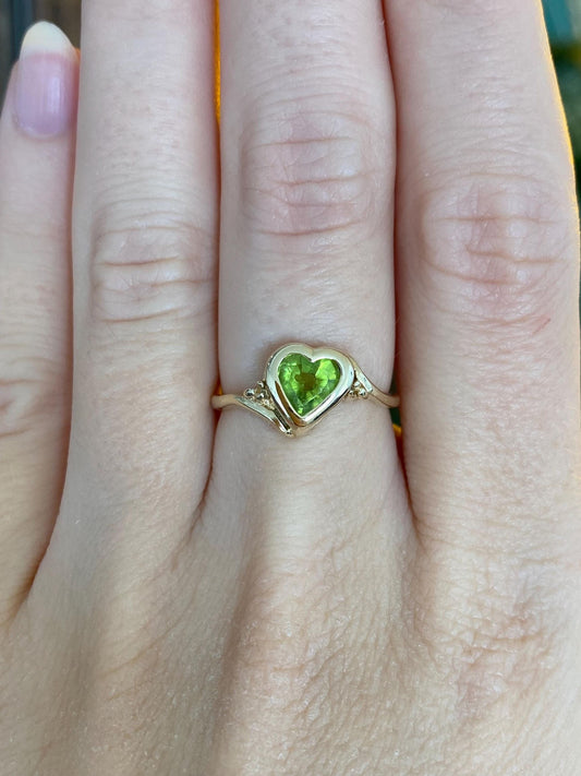 Solid 14k Yellow Gold Peridot Heart Ring - Size 6