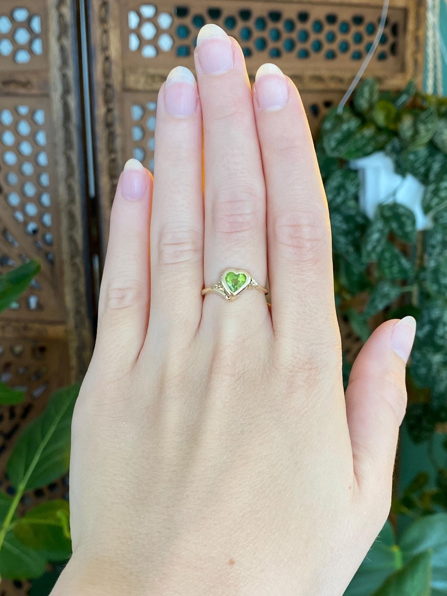 Solid 14k Yellow Gold Peridot Heart Ring - Size 6