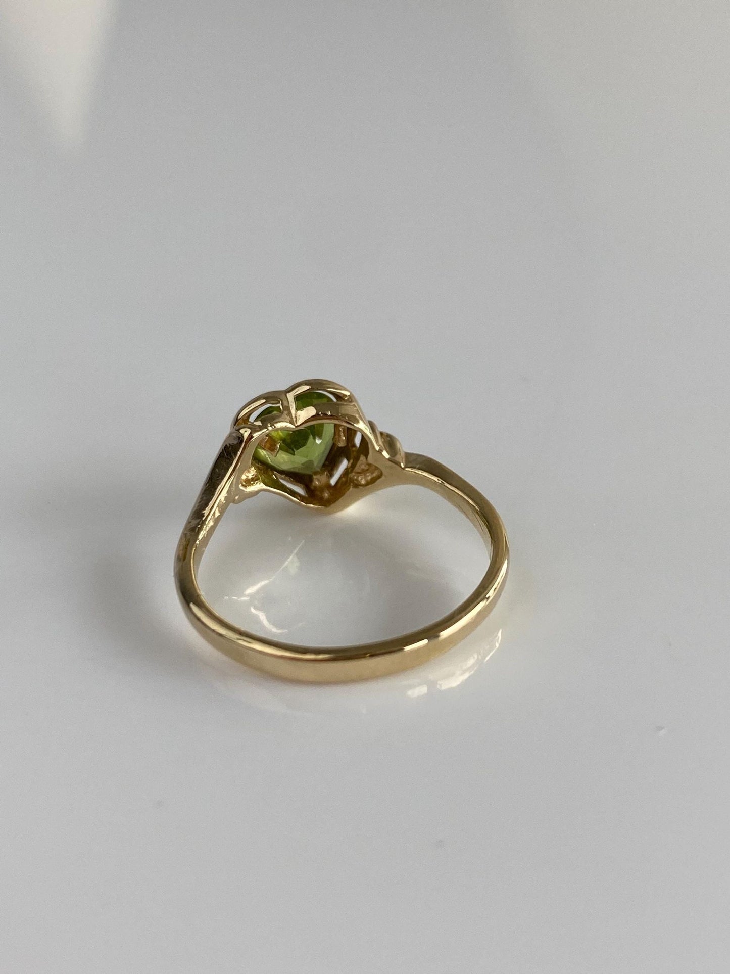 Solid 14k Yellow Gold Peridot Heart Ring - Size 6