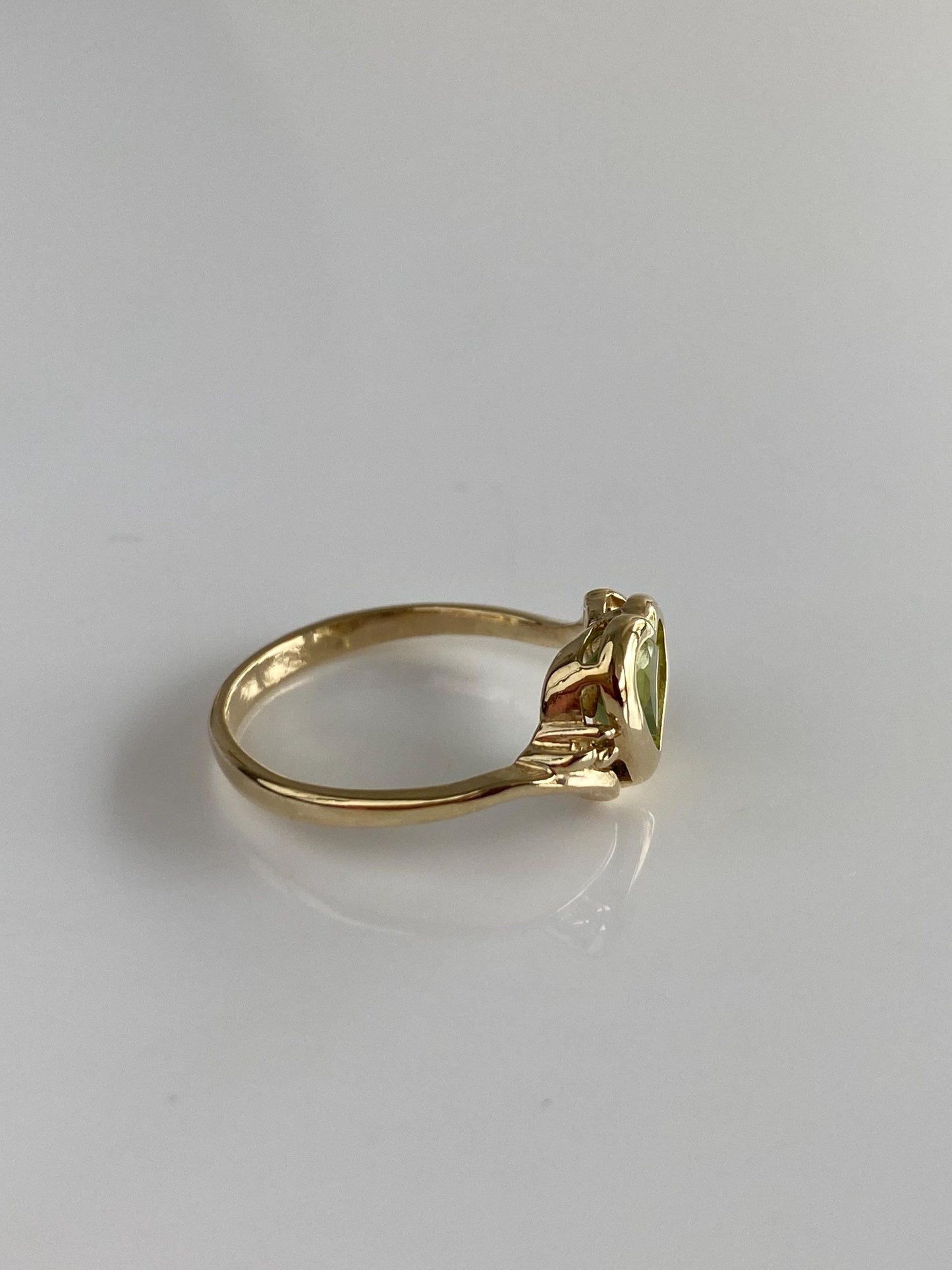 Solid 14k Yellow Gold Peridot Heart Ring - Size 6