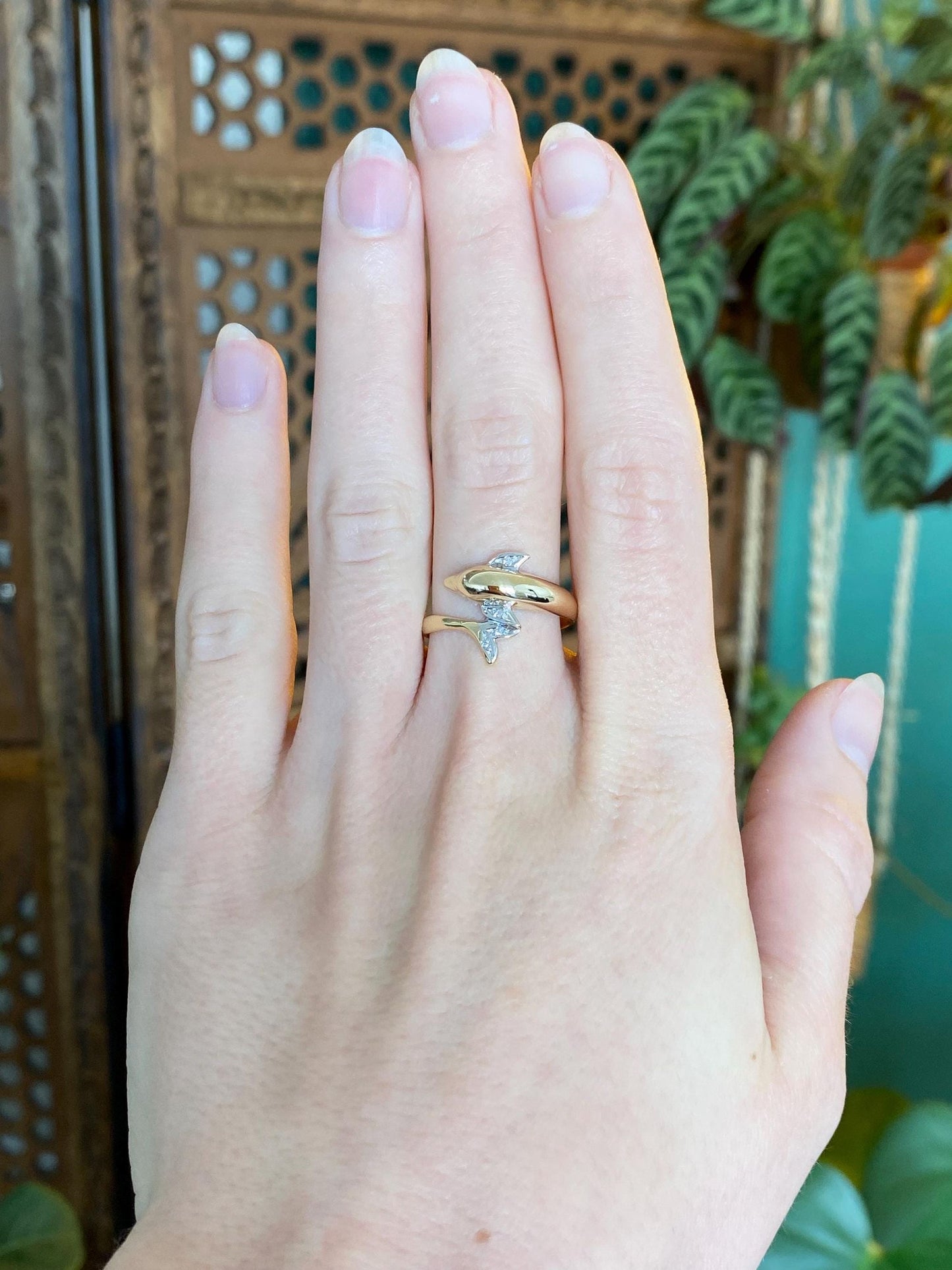 Vintage Solid 10k White & Yellow Gold Diamond Dolphin Ring - Size 8.25