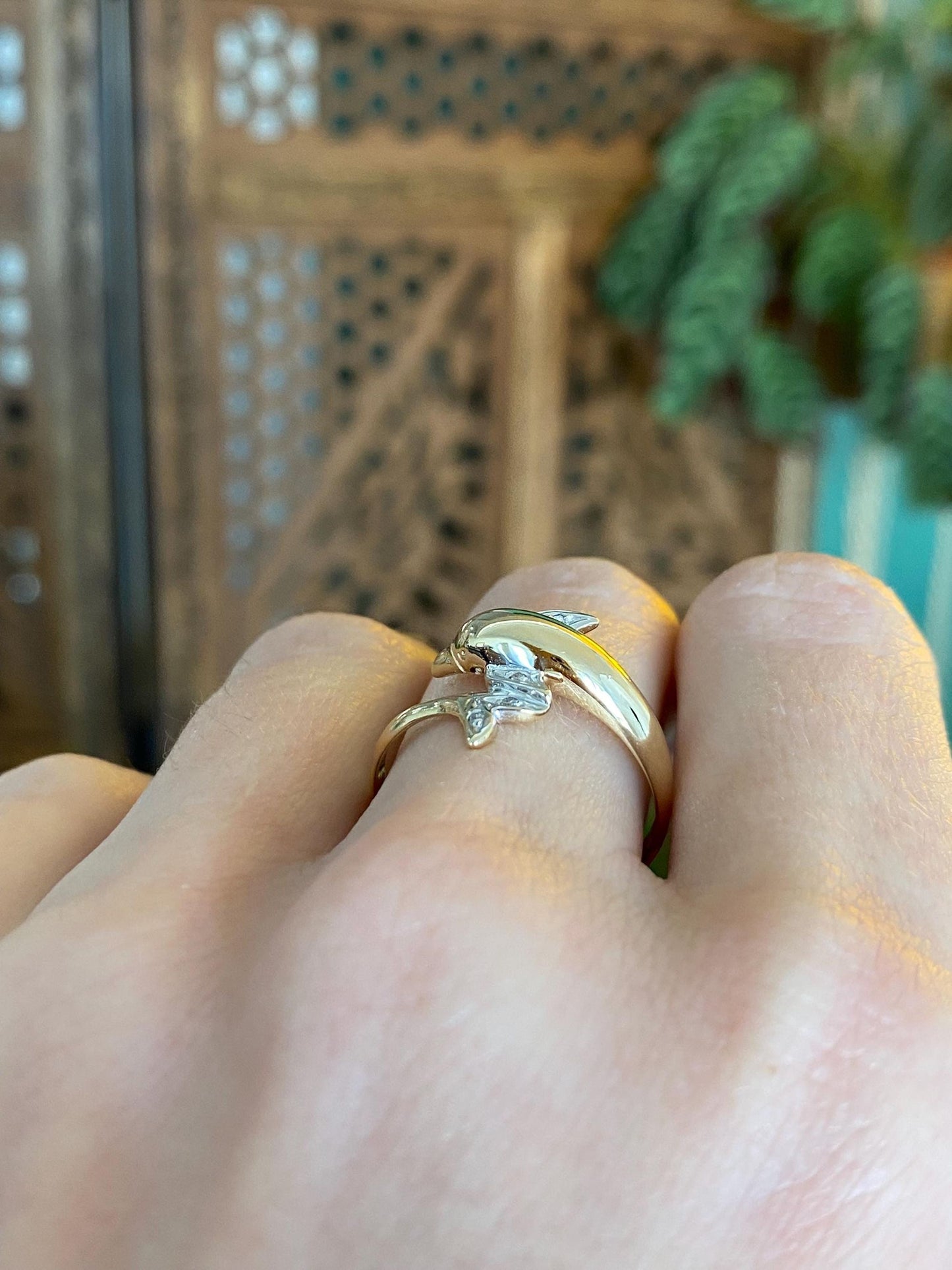 Vintage Solid 10k White & Yellow Gold Diamond Dolphin Ring - Size 8.25