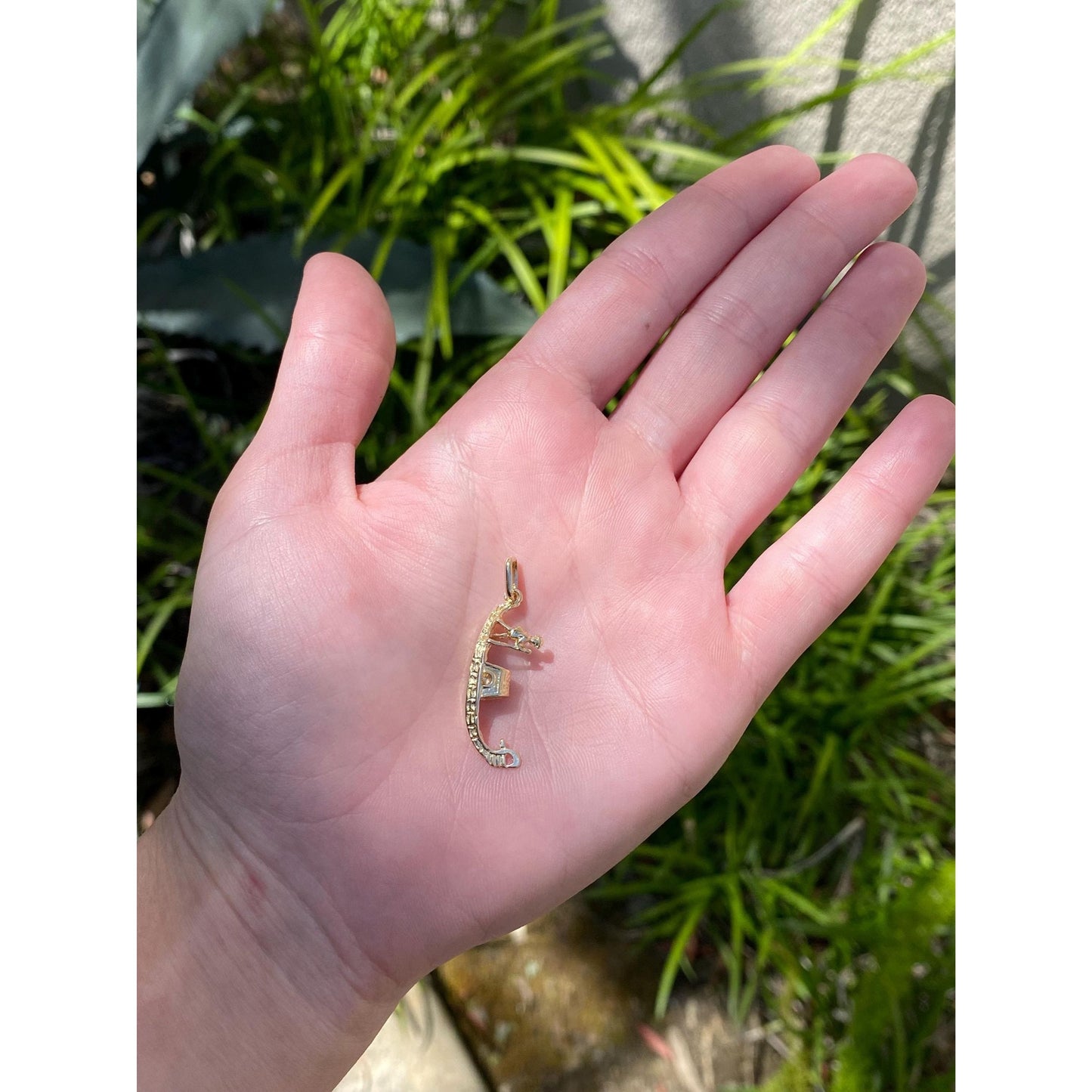 Vintage Solid 18k Yellow Gold Gondola Charm