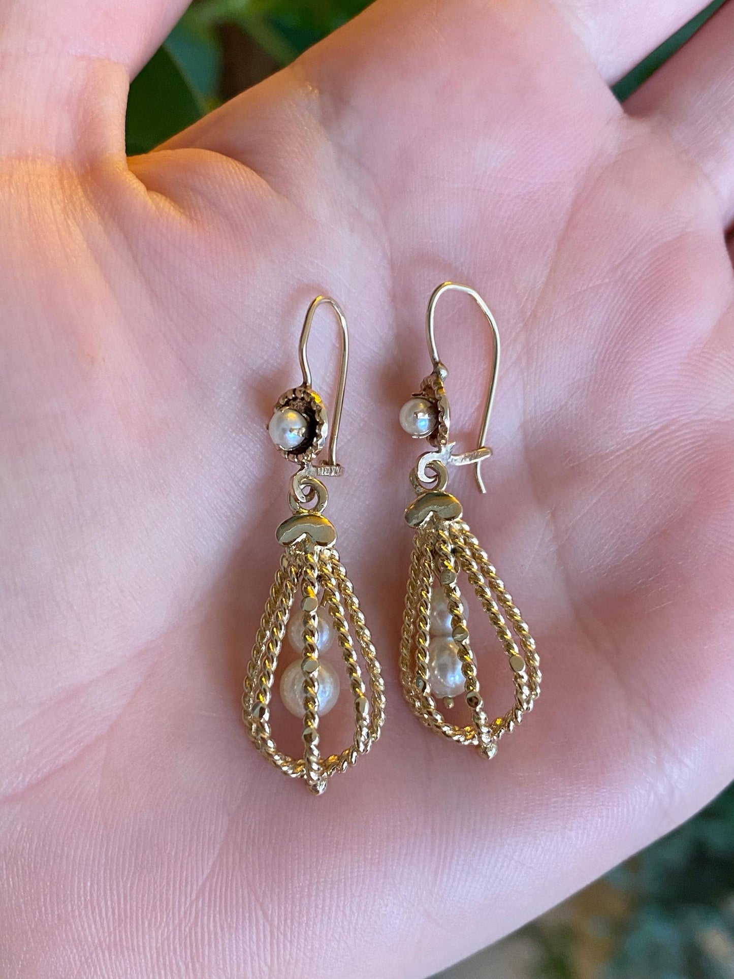 Vintage Solid 14k Yellow Gold Pearls Dangle Earrings