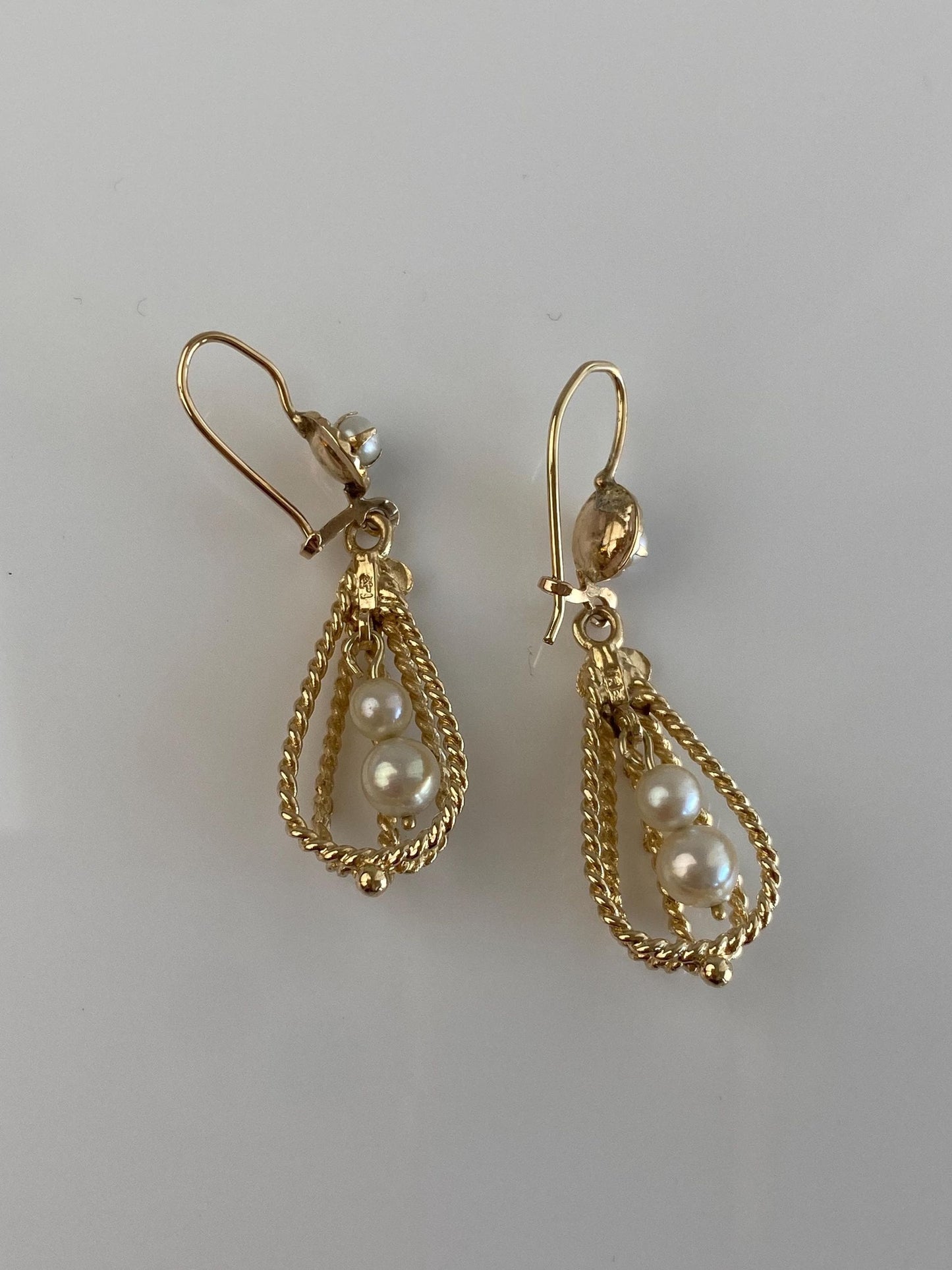 Vintage Solid 14k Yellow Gold Pearls Dangle Earrings