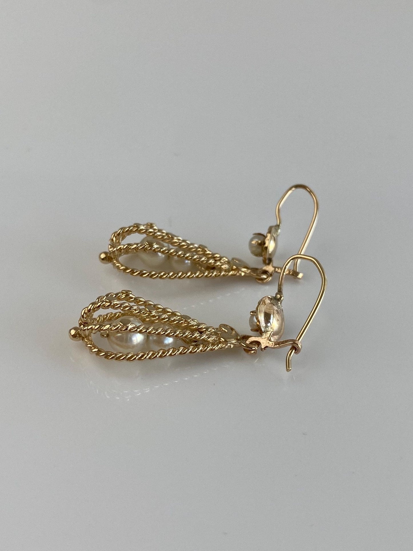 Vintage Solid 14k Yellow Gold Pearls Dangle Earrings