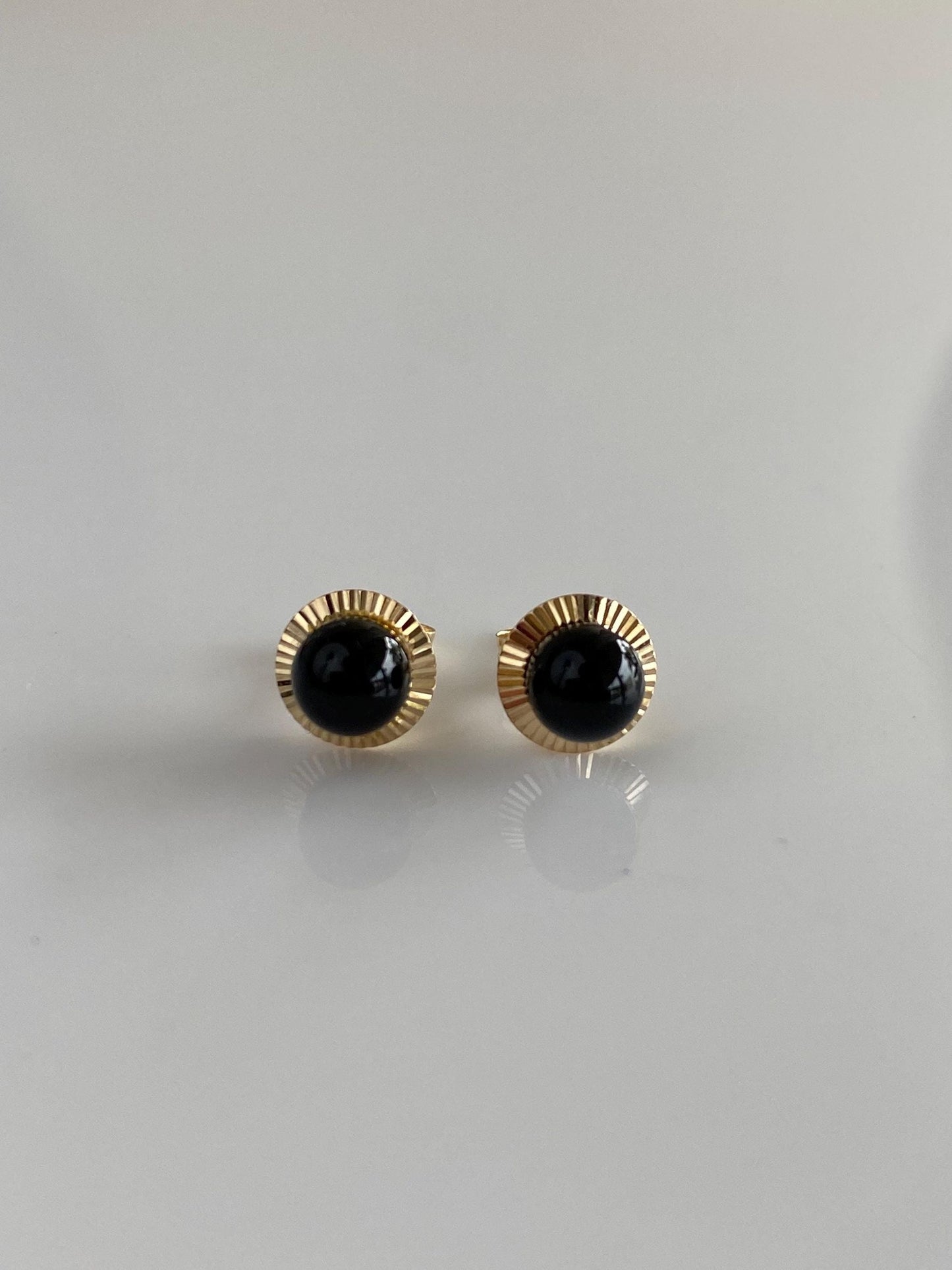 Vintage Solid 14k Yellow Gold Engine Turned Onyx Stud Earrings
