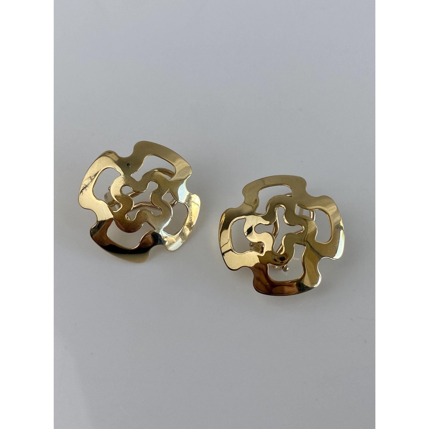 Vintage Solid 14k Yellow Gold Flower Open Work Stud Earrings