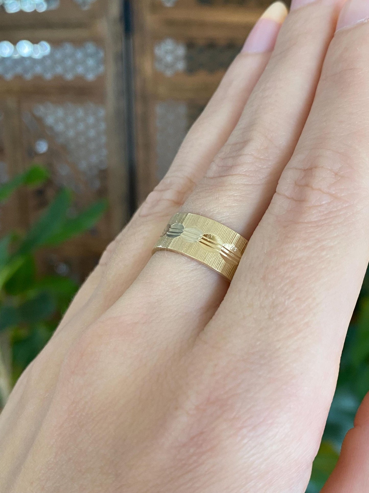 Vintage Solid 14k Yellow Gold Faceted Textured Ring Band - Size 8.5