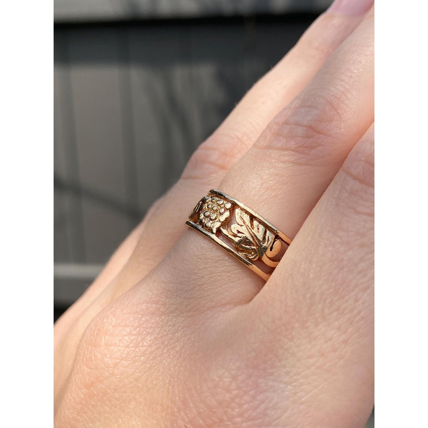 Solid 14k Yellow Gold Grapevine Ring Band - Size 6.75