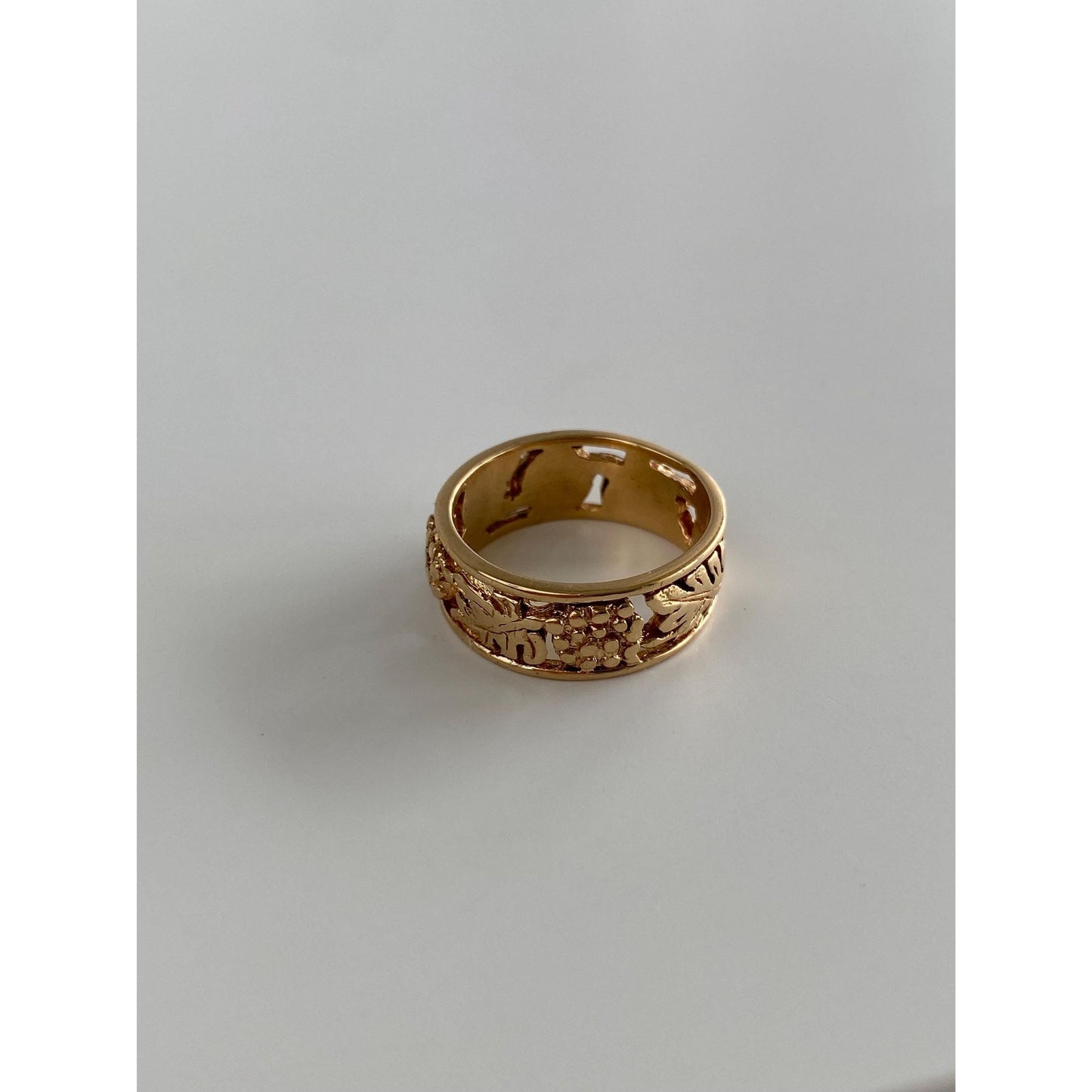Solid 14k Yellow Gold Grapevine Ring Band - Size 6.75