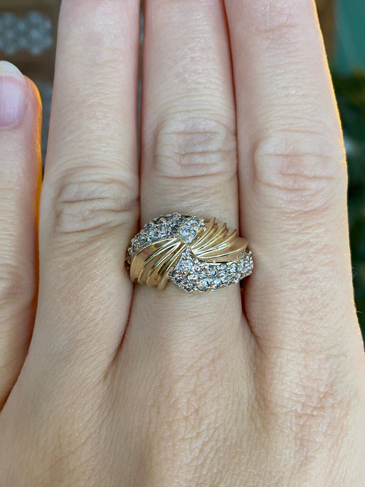 Vintage Solid 14k Yellow Gold Diamond Twist Ring - Size 7.5