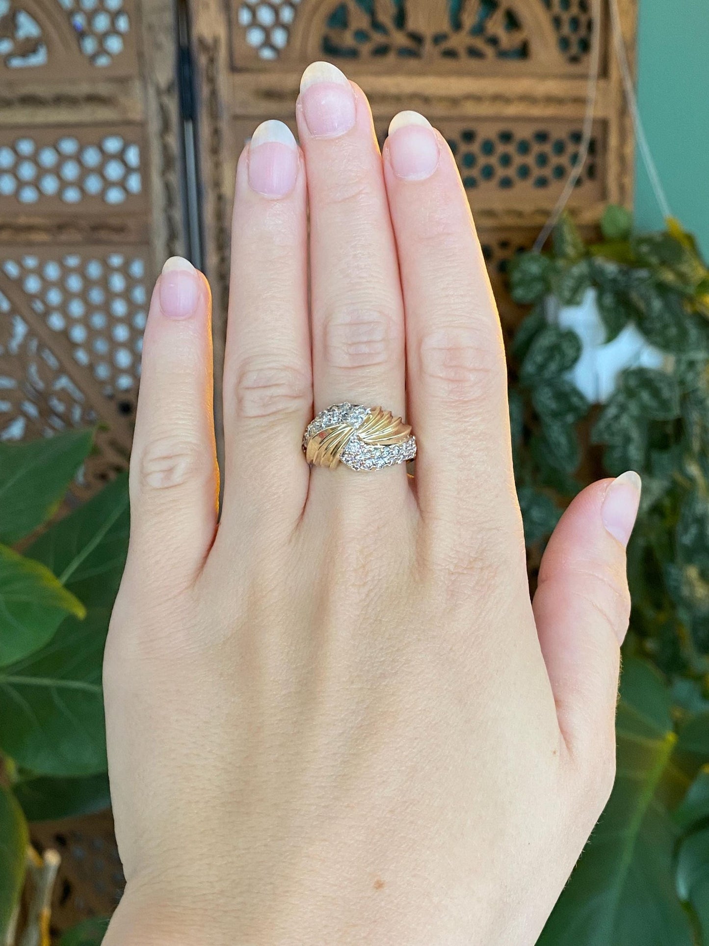 Vintage Solid 14k Yellow Gold Diamond Twist Ring - Size 7.5