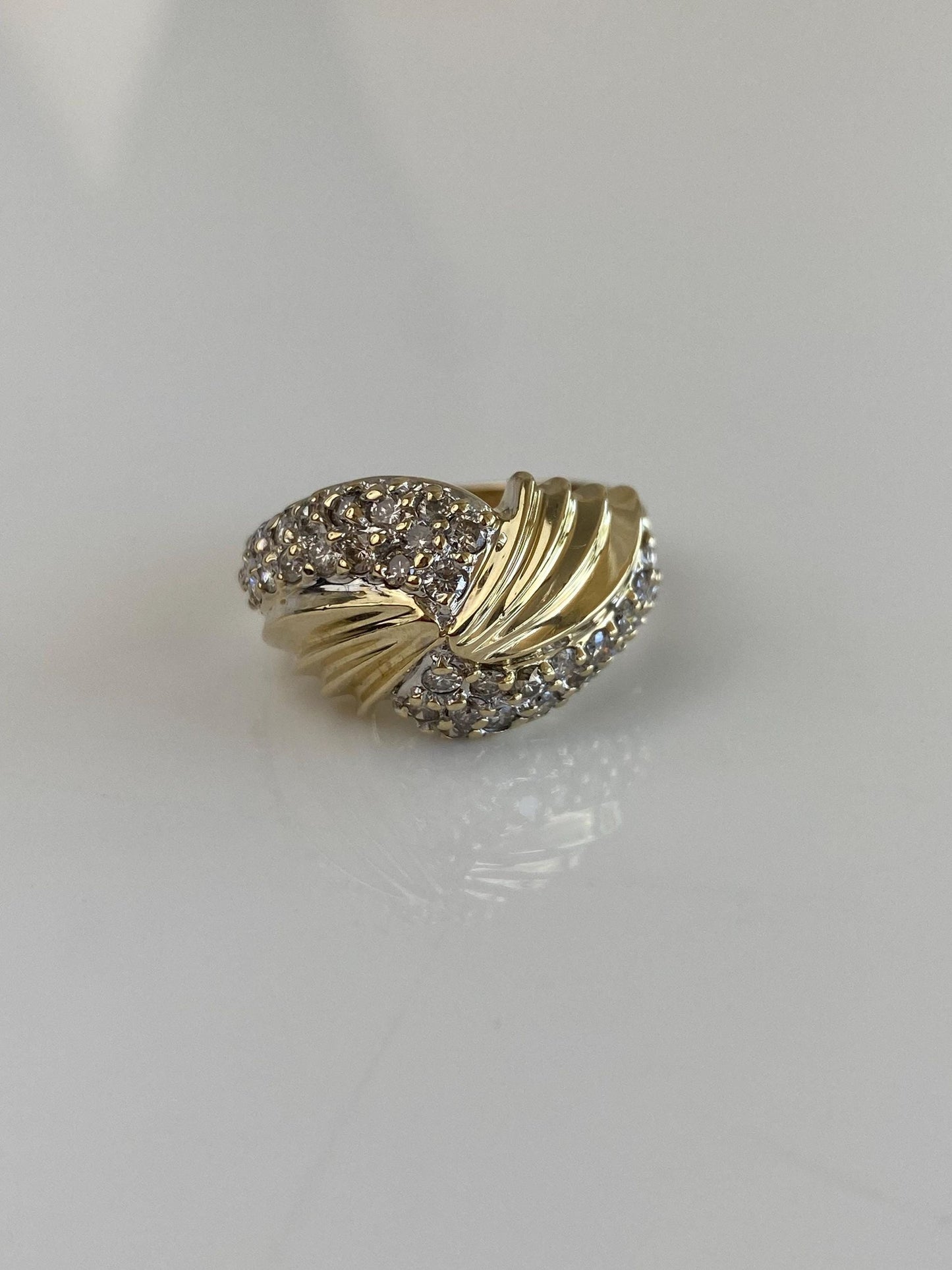Vintage Solid 14k Yellow Gold Diamond Twist Ring - Size 7.5