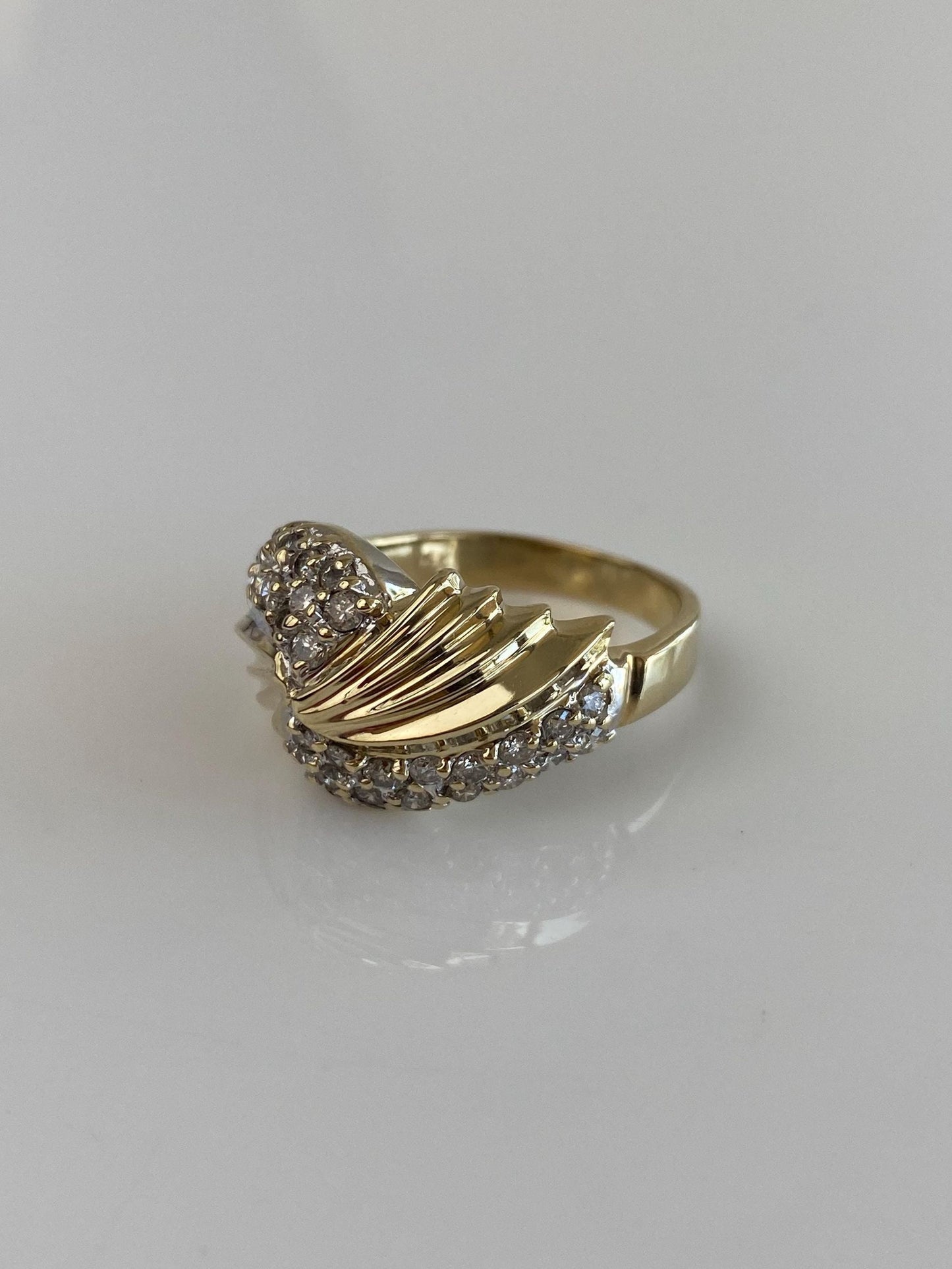 Vintage Solid 14k Yellow Gold Diamond Twist Ring - Size 7.5