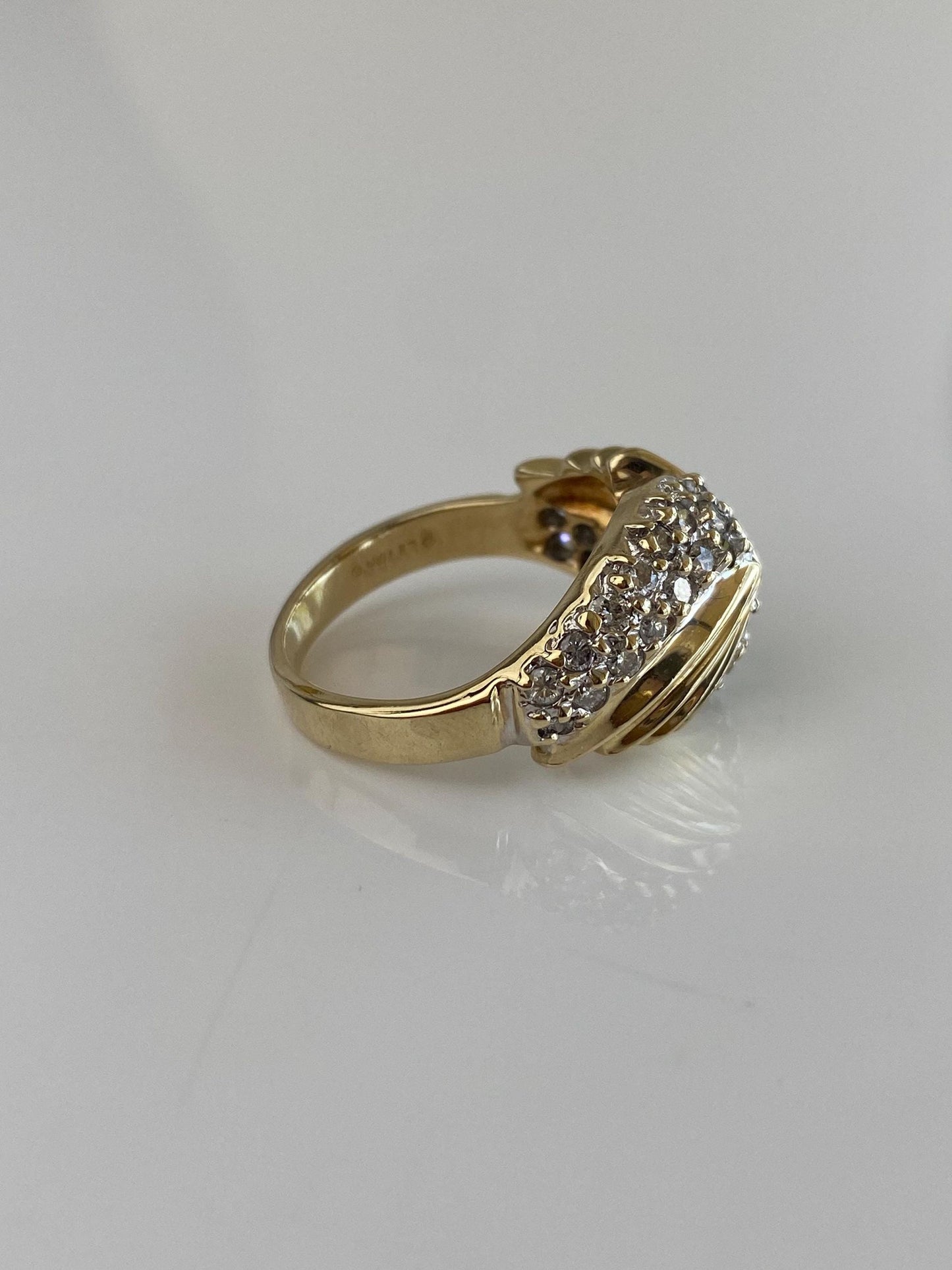 Vintage Solid 14k Yellow Gold Diamond Twist Ring - Size 7.5