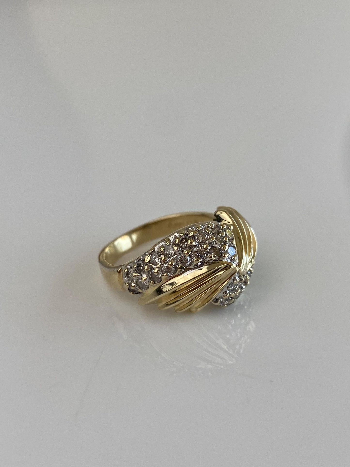 Vintage Solid 14k Yellow Gold Diamond Twist Ring - Size 7.5
