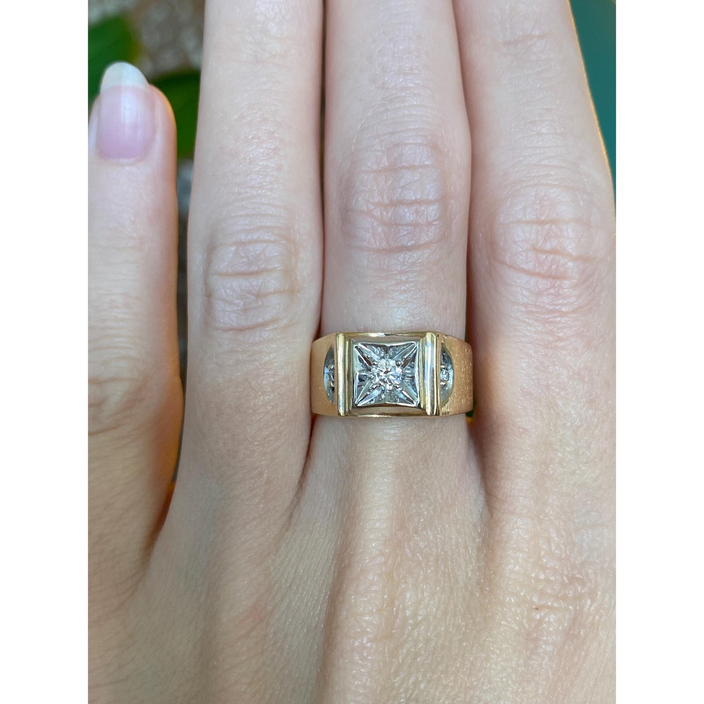 Vintage Solid 14k White & Yellow Gold Diamond Ring Band - Size 6.25