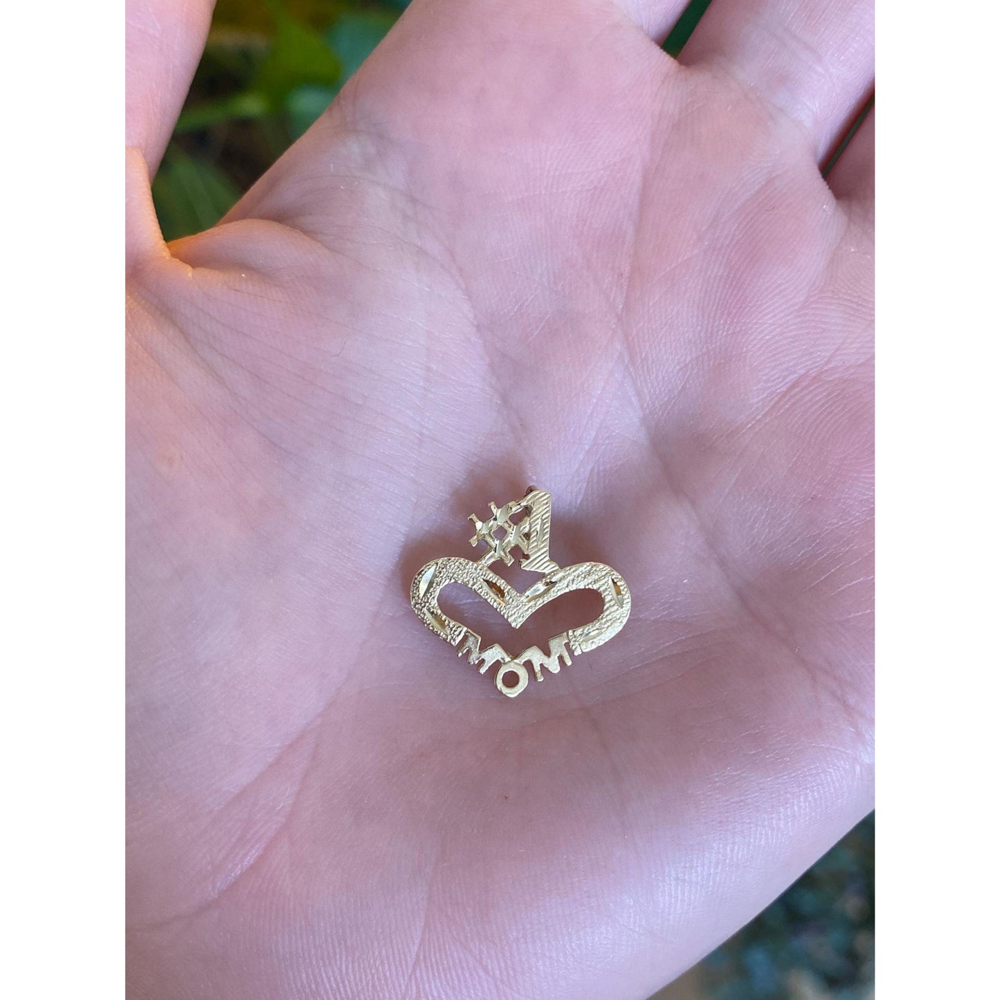Vintage Solid 14k Yellow Gold Diamond Cut #1 Mom Heart Charm
