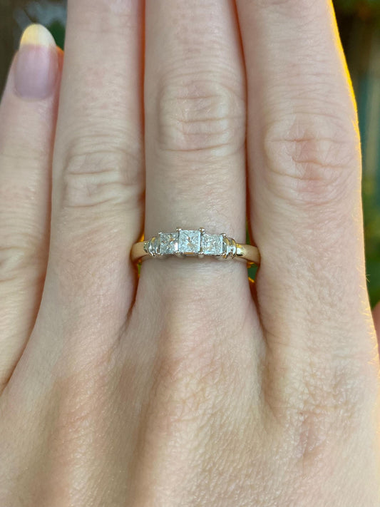 Vintage Solid 14k White & Yellow Gold Diamond Ring - Size 7.25