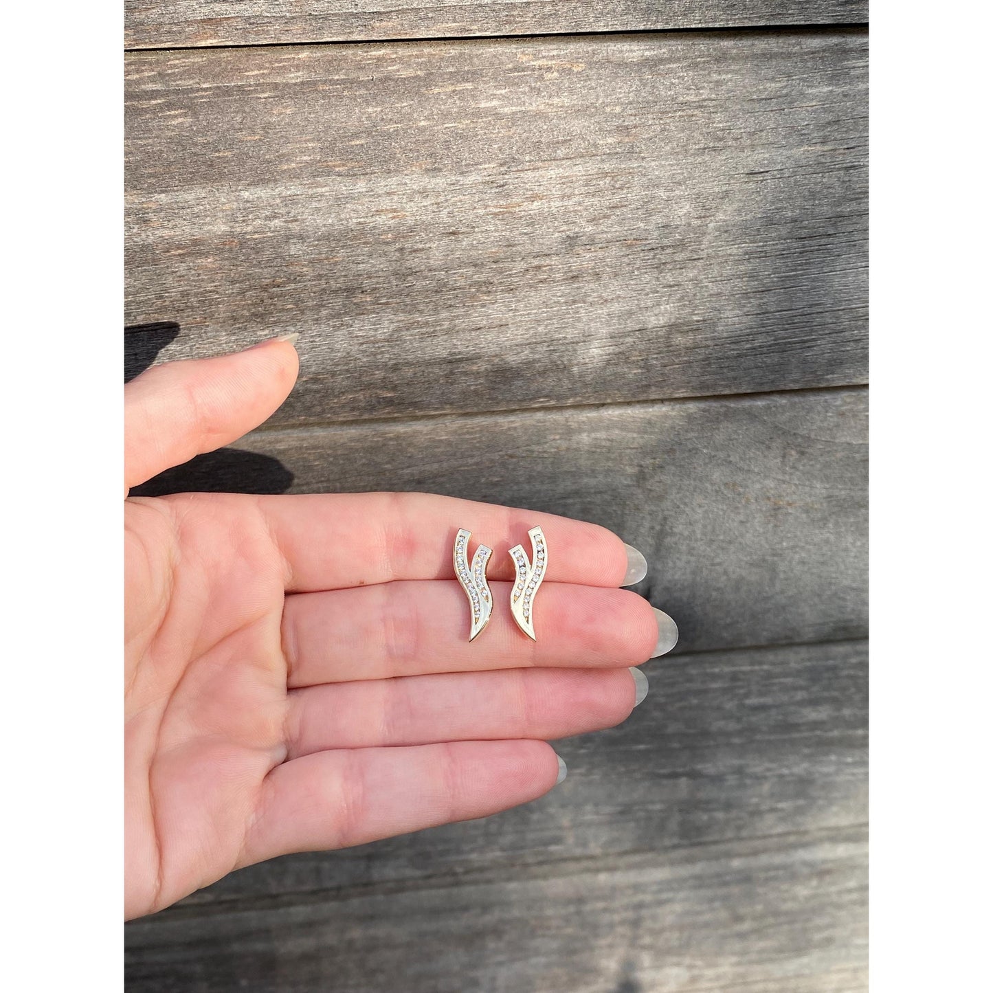 Vintage Solid 14k Yellow Gold Cubic Zirconia Drop Earrings