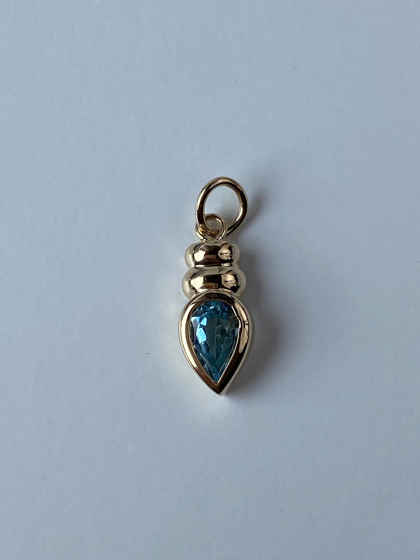 Vintage Solid 14k Yellow Gold Aquamarine Charm