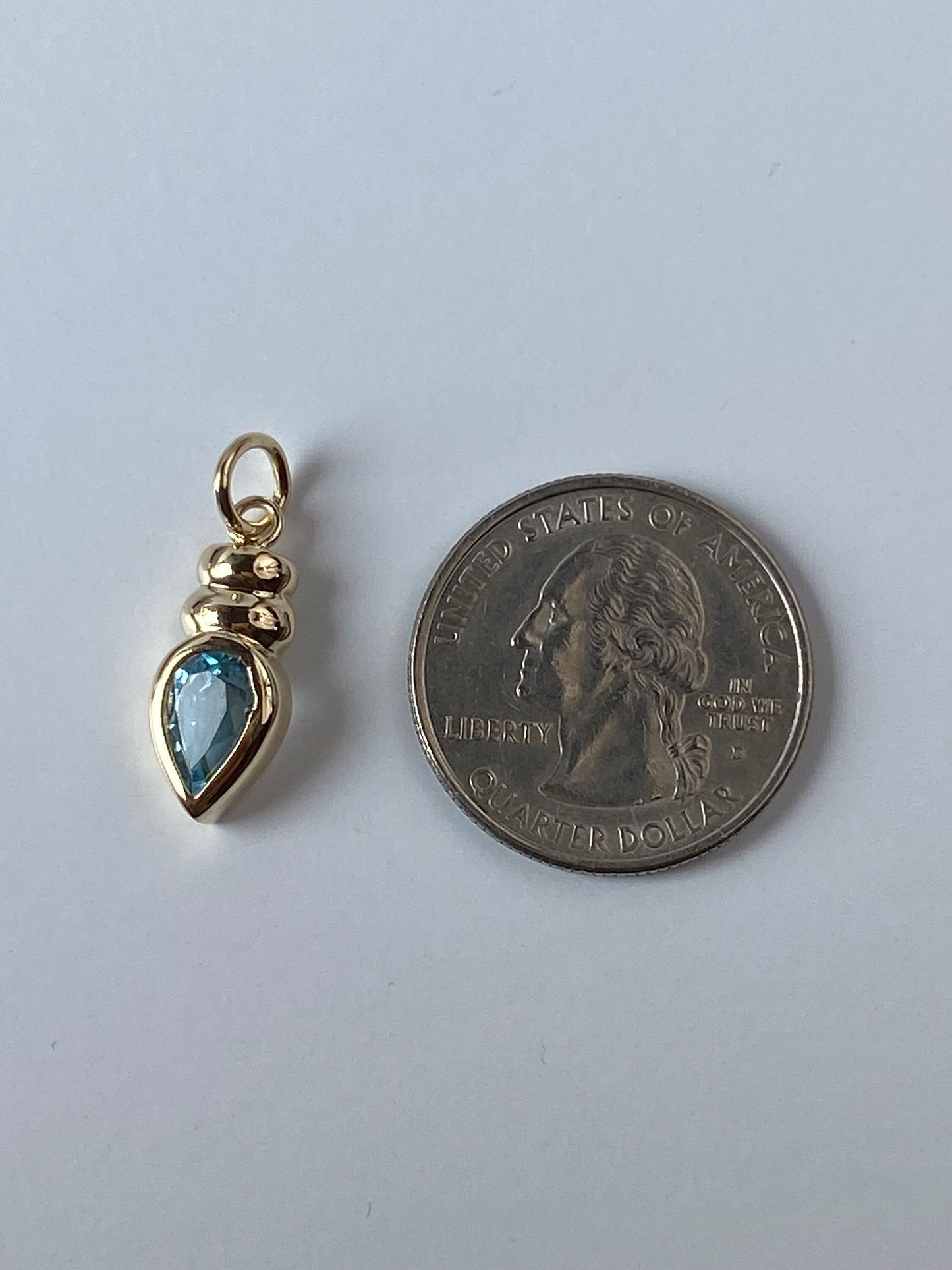 Vintage Solid 14k Yellow Gold Aquamarine Charm