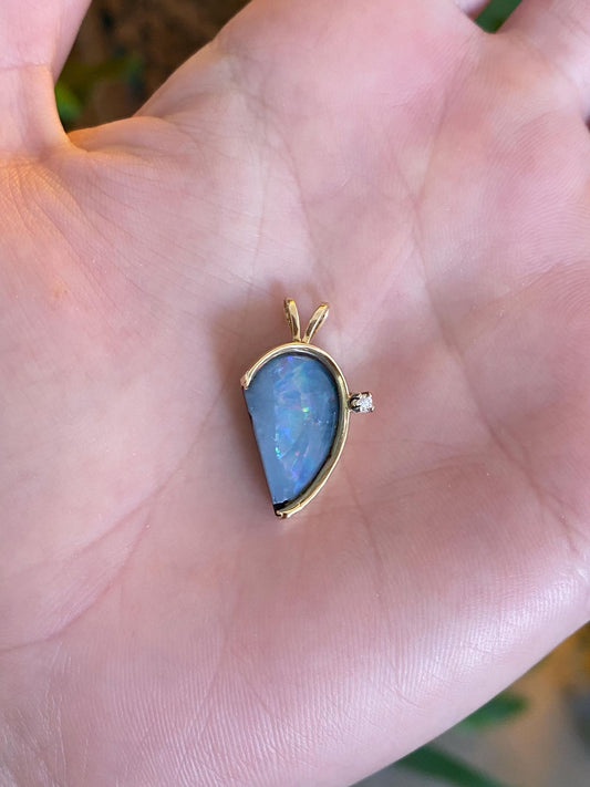 Vintage Solid 14k Yellow Gold Opal Doublet Clear Sapphire Charm