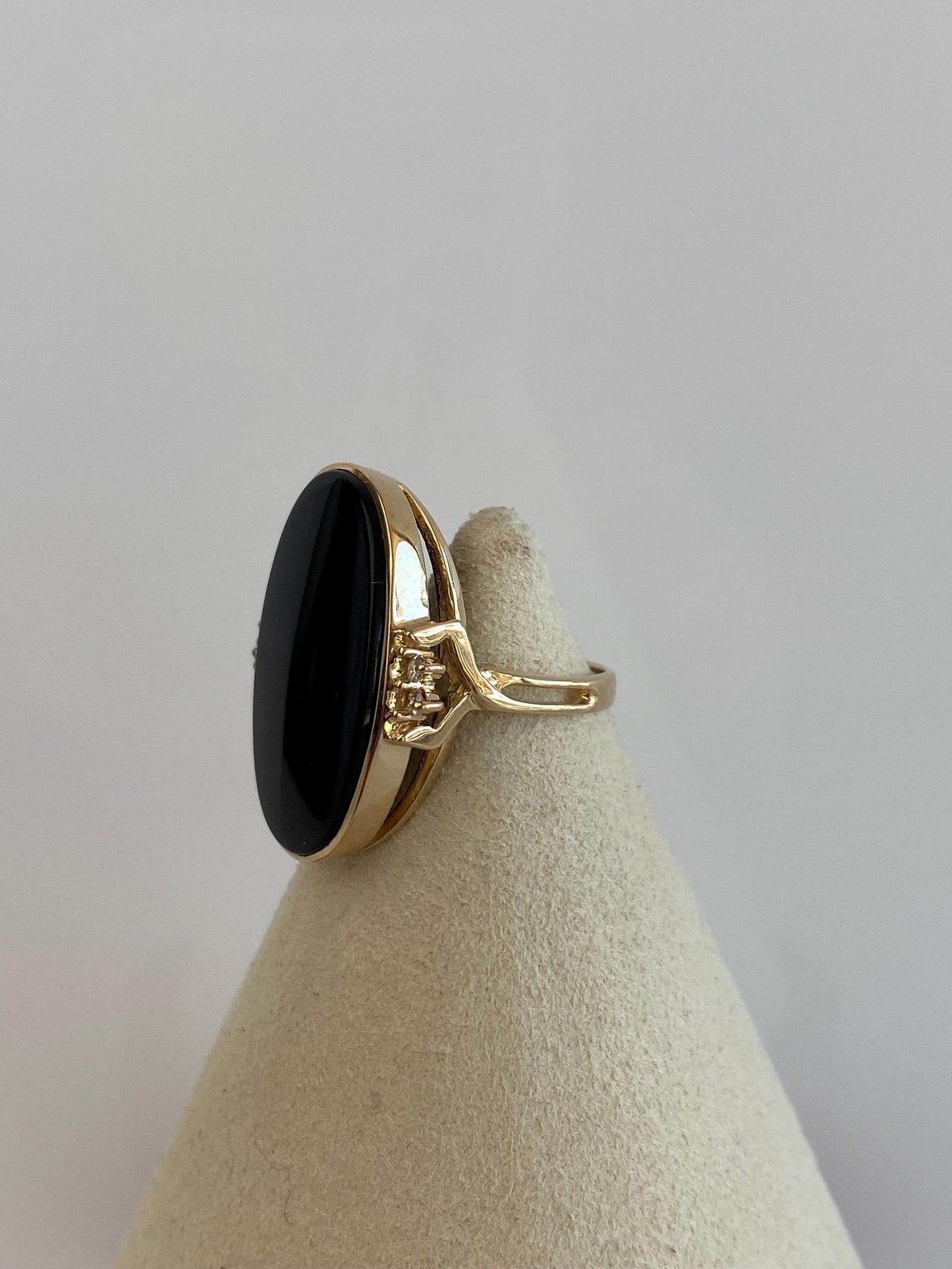 Vintage Solid 14k Yellow Gold Diamond Black Onyx Ring - Size 6.5