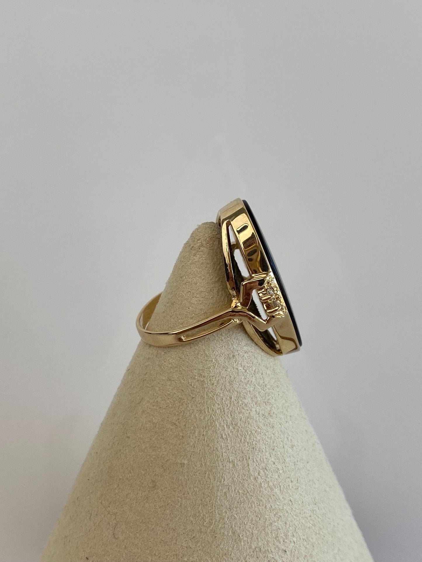 Vintage Solid 14k Yellow Gold Diamond Black Onyx Ring - Size 6.5