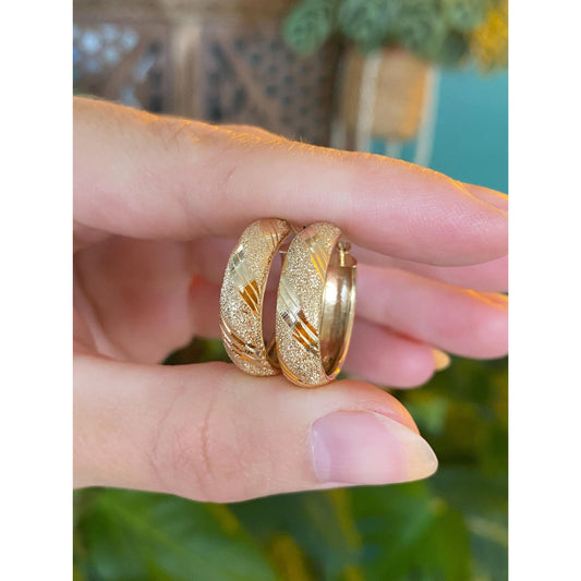 Vintage Solid 14k Yellow Gold Diamond Cut Hoop Earrings