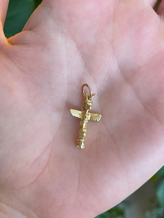 Vintage Solid 10k Yellow Gold Totem Pole Charm